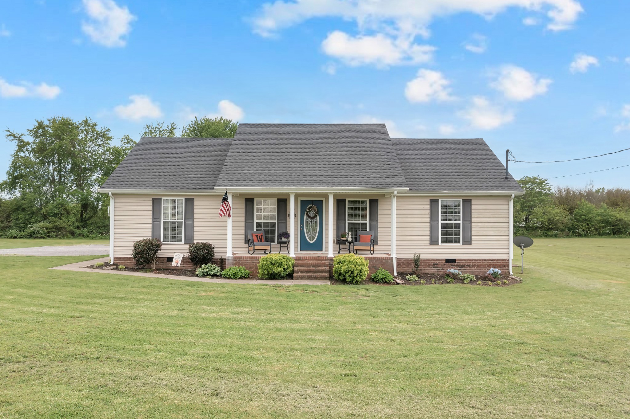 110 Broomsage Cir Property Photo 1