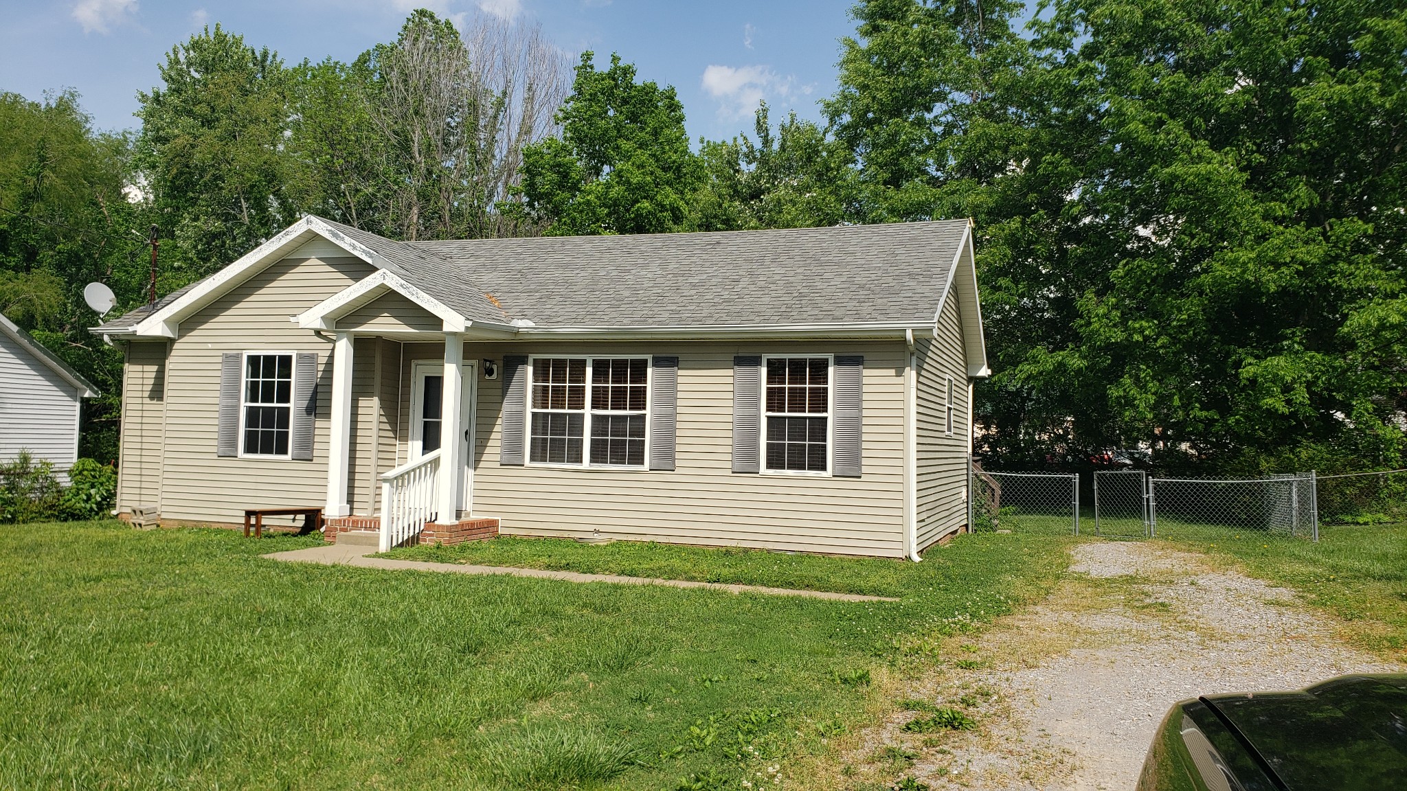 563 Jacquie Dr Property Photo