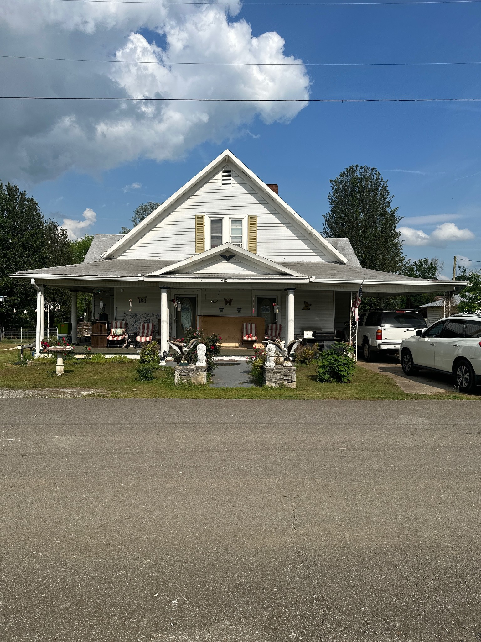410 College St Property Photo 1