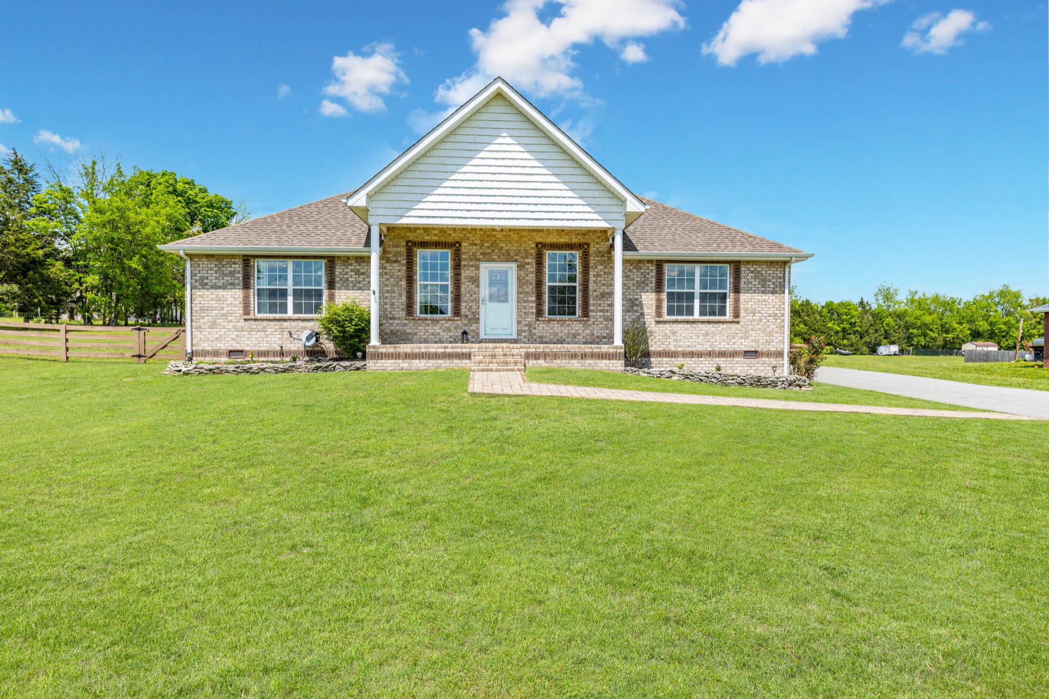 37031 Real Estate Listings Main Image