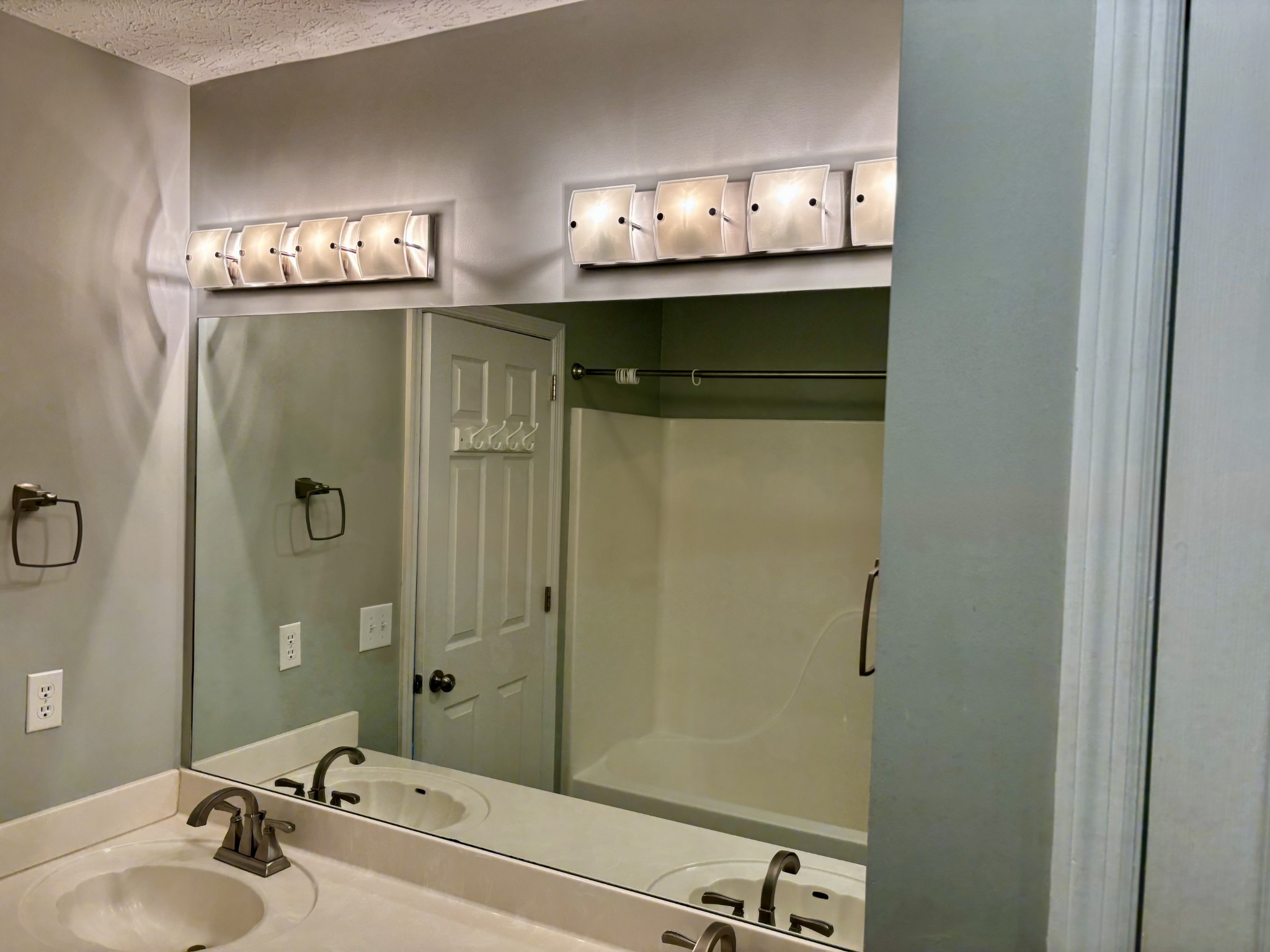 409 Compton Ln Property Photo 13