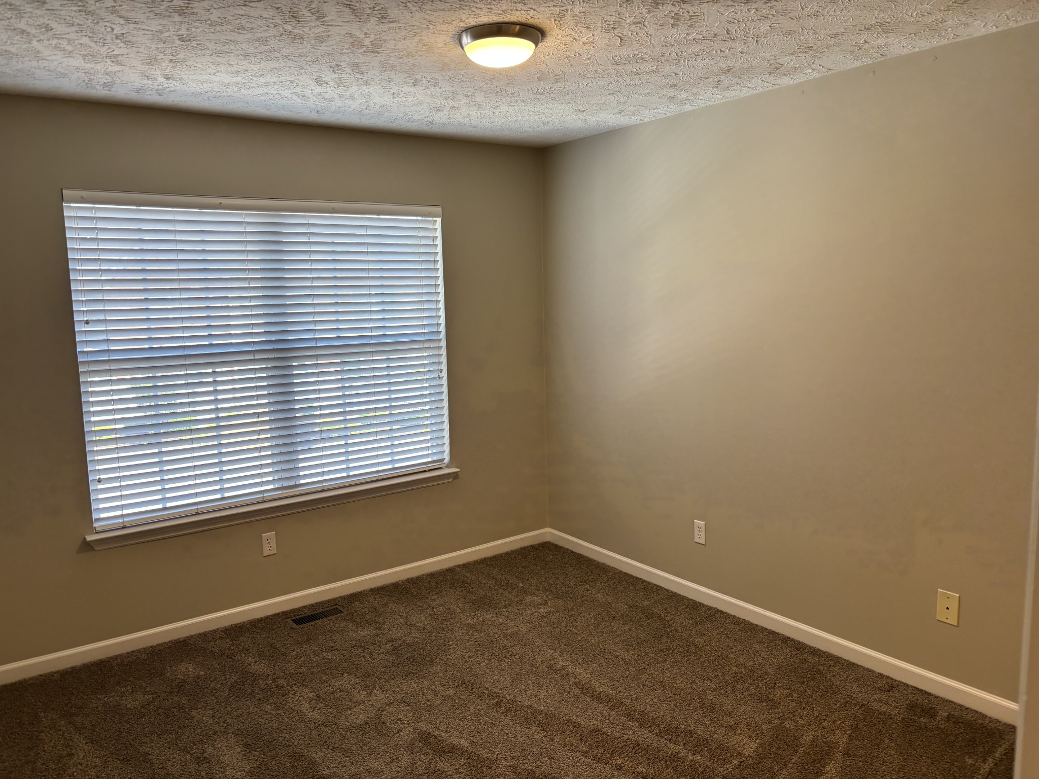 409 Compton Ln Property Photo 14