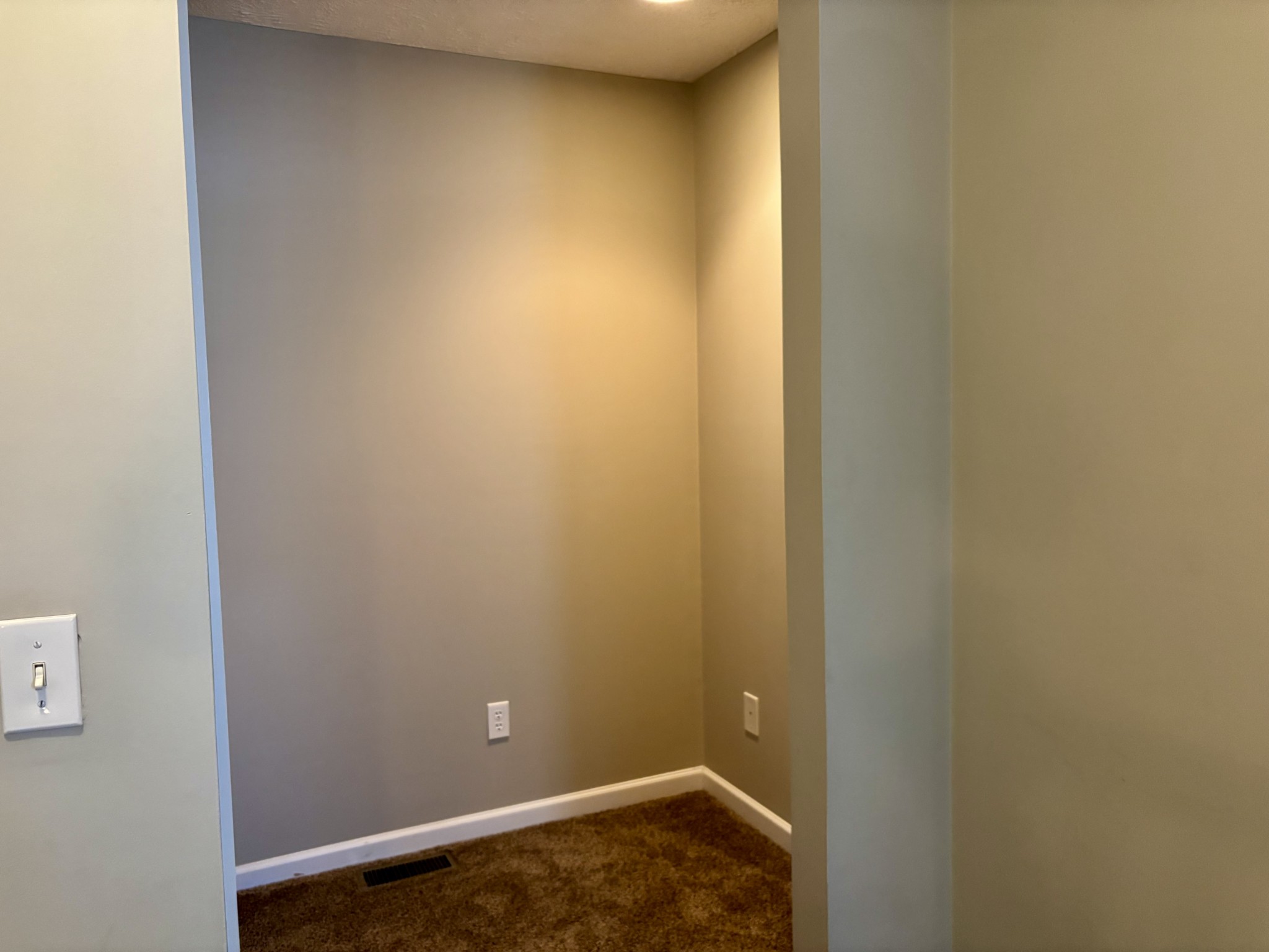409 Compton Ln Property Photo 20