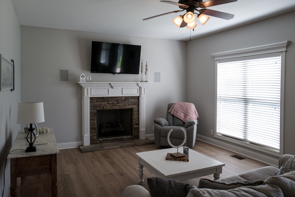 1061 Willow Cir Property Photo 8