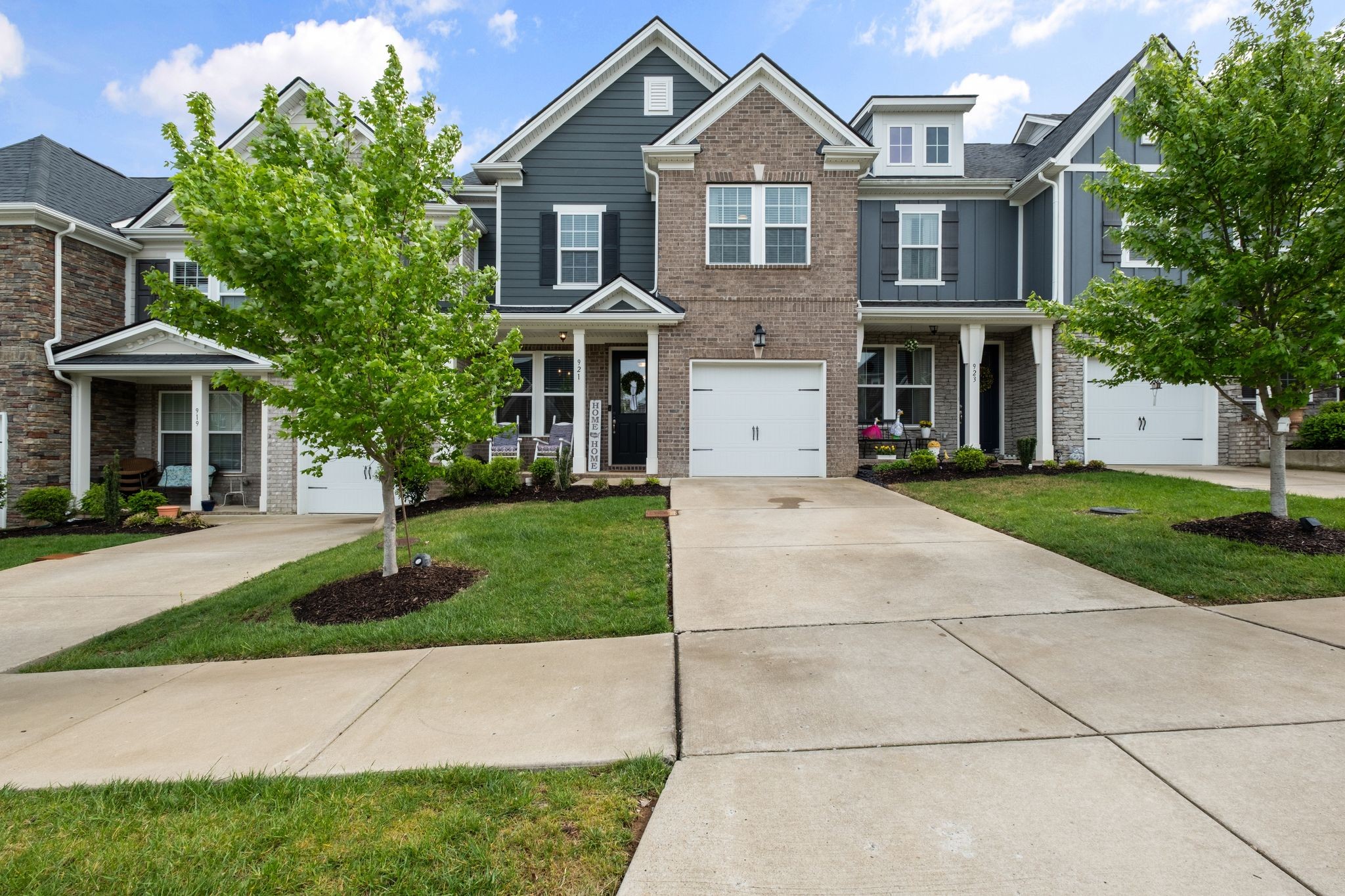 921 Cavan Ln Property Photo 1
