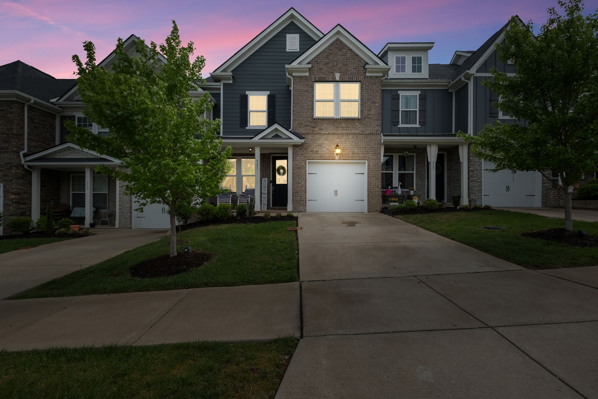 921 Cavan Ln Property Photo 2