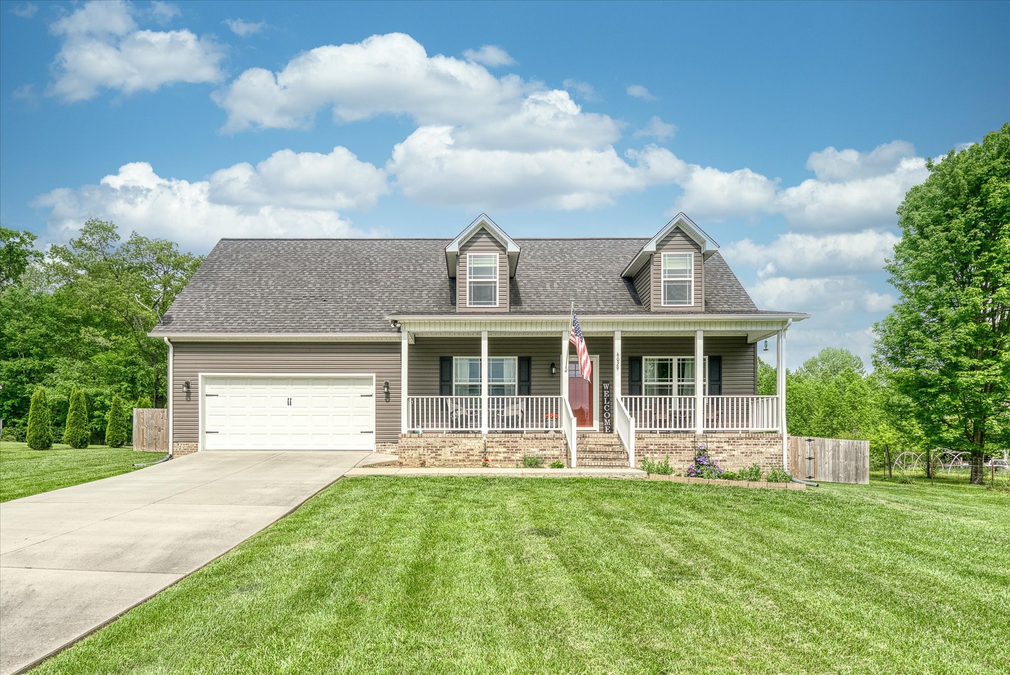 6029 Commodore Cir Property Photo 1