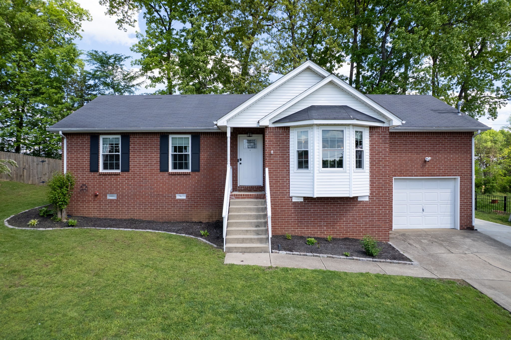 900 Mason Tucker Dr Property Photo 1