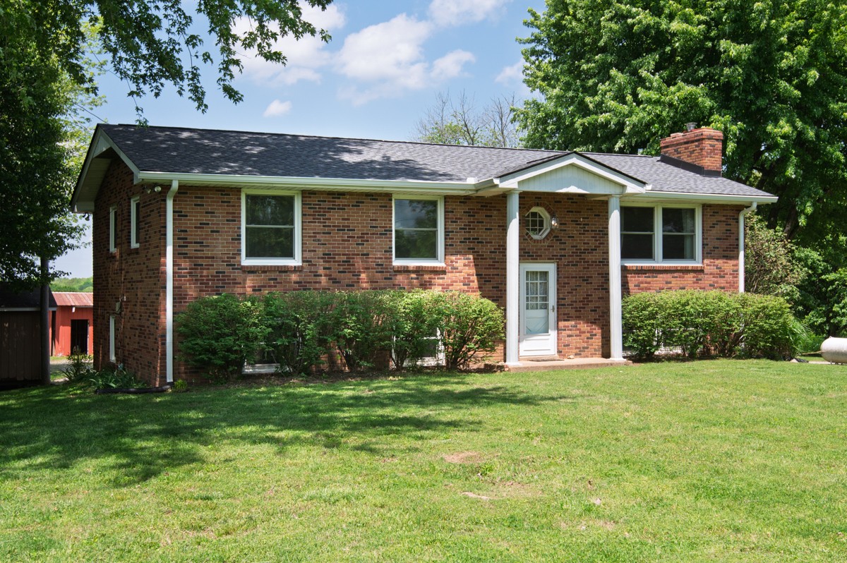 920 Shun Pike Property Photo 1