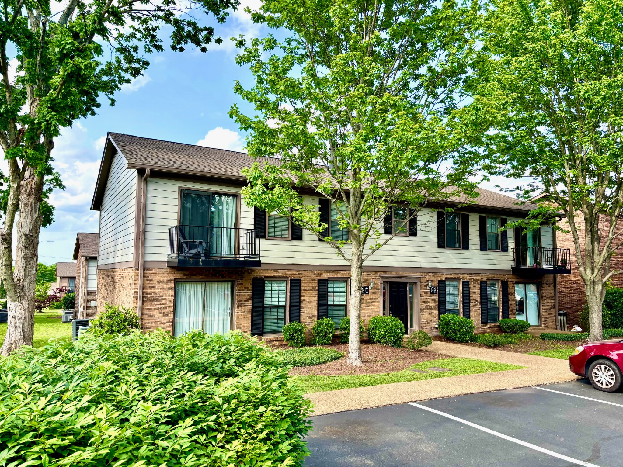 5753 Brentwood Trce Property Photo 1