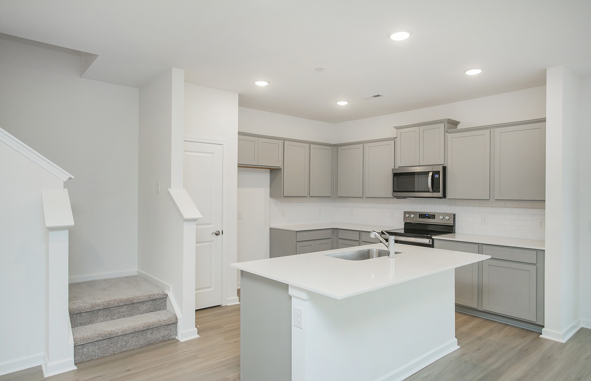 7159 Mapleside Lane Property Photo 4