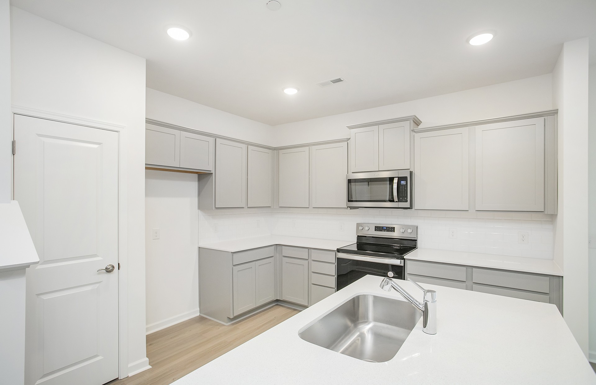 7159 Mapleside Lane Property Photo 6