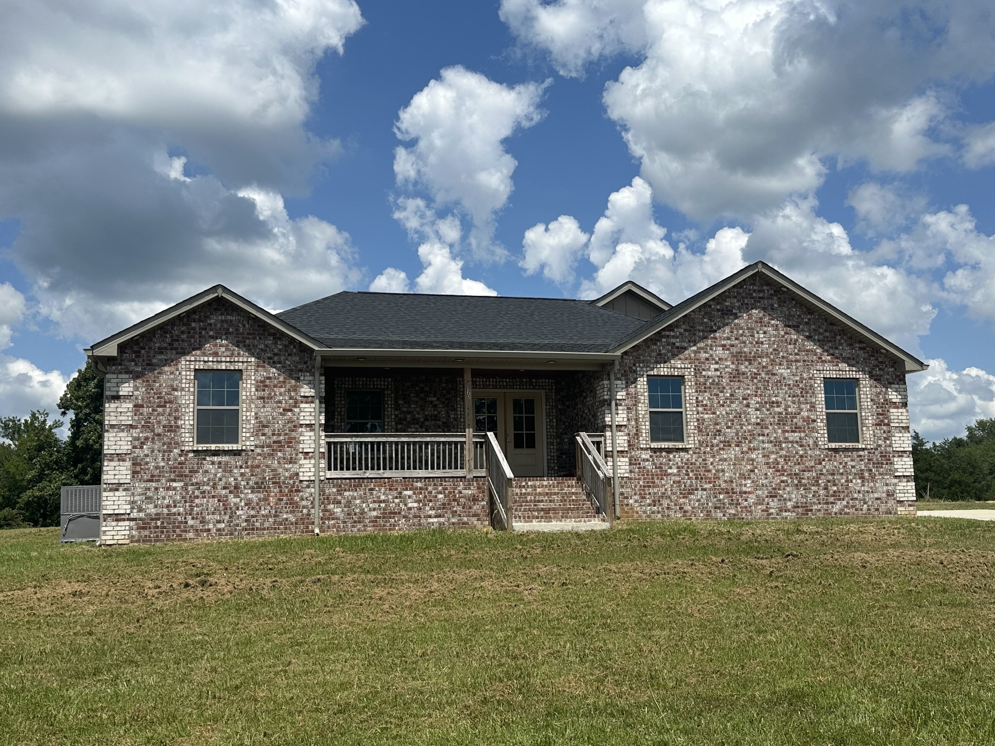 120 Freeland Rd Property Photo 1