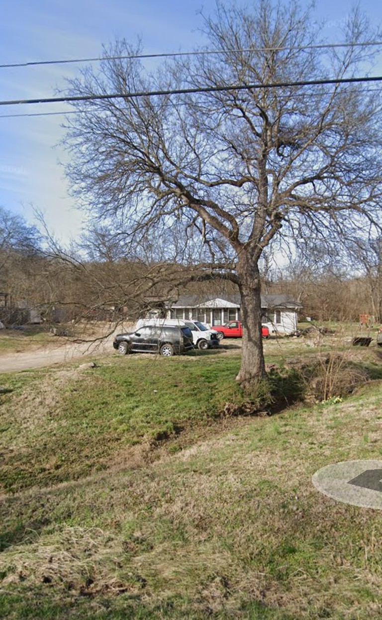 642 W Green Ln Property Photo 1