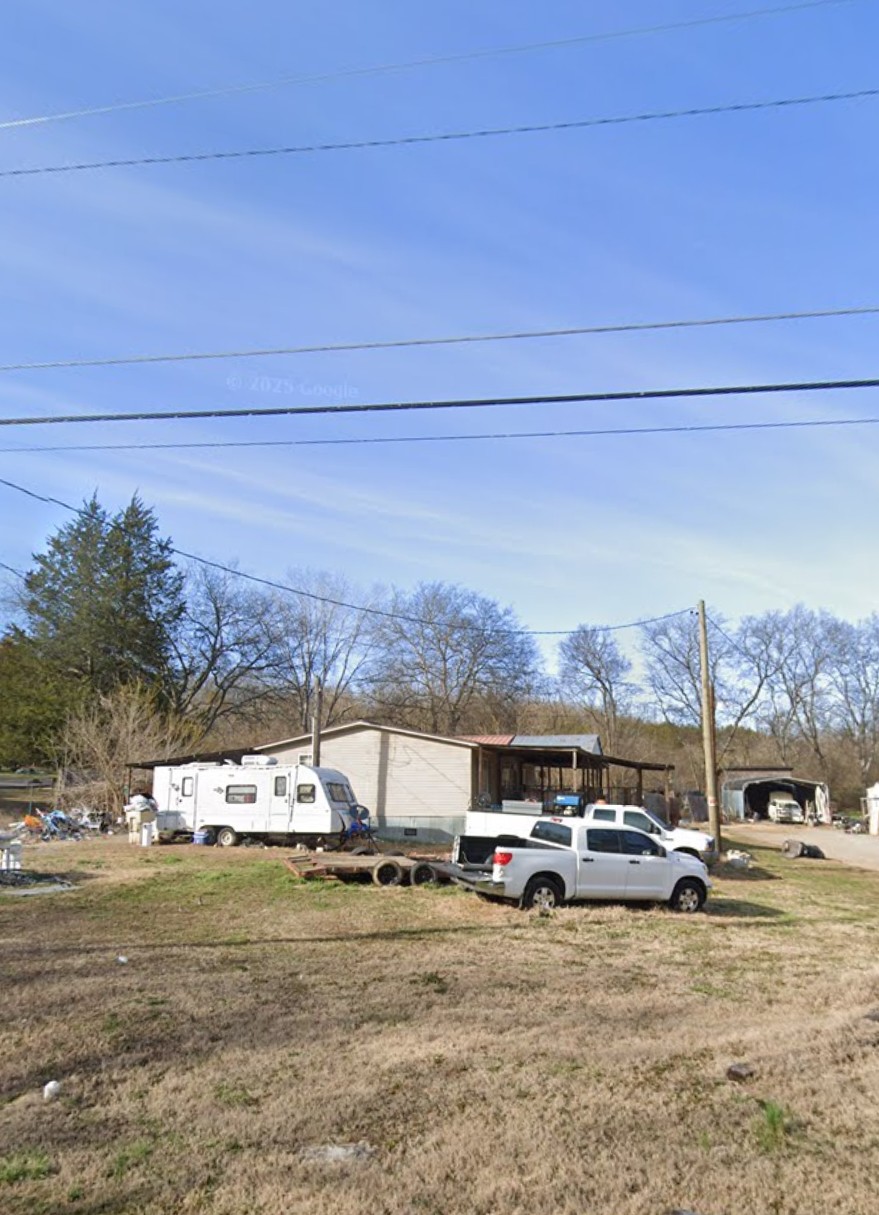 644b W Green Ln Property Photo 1