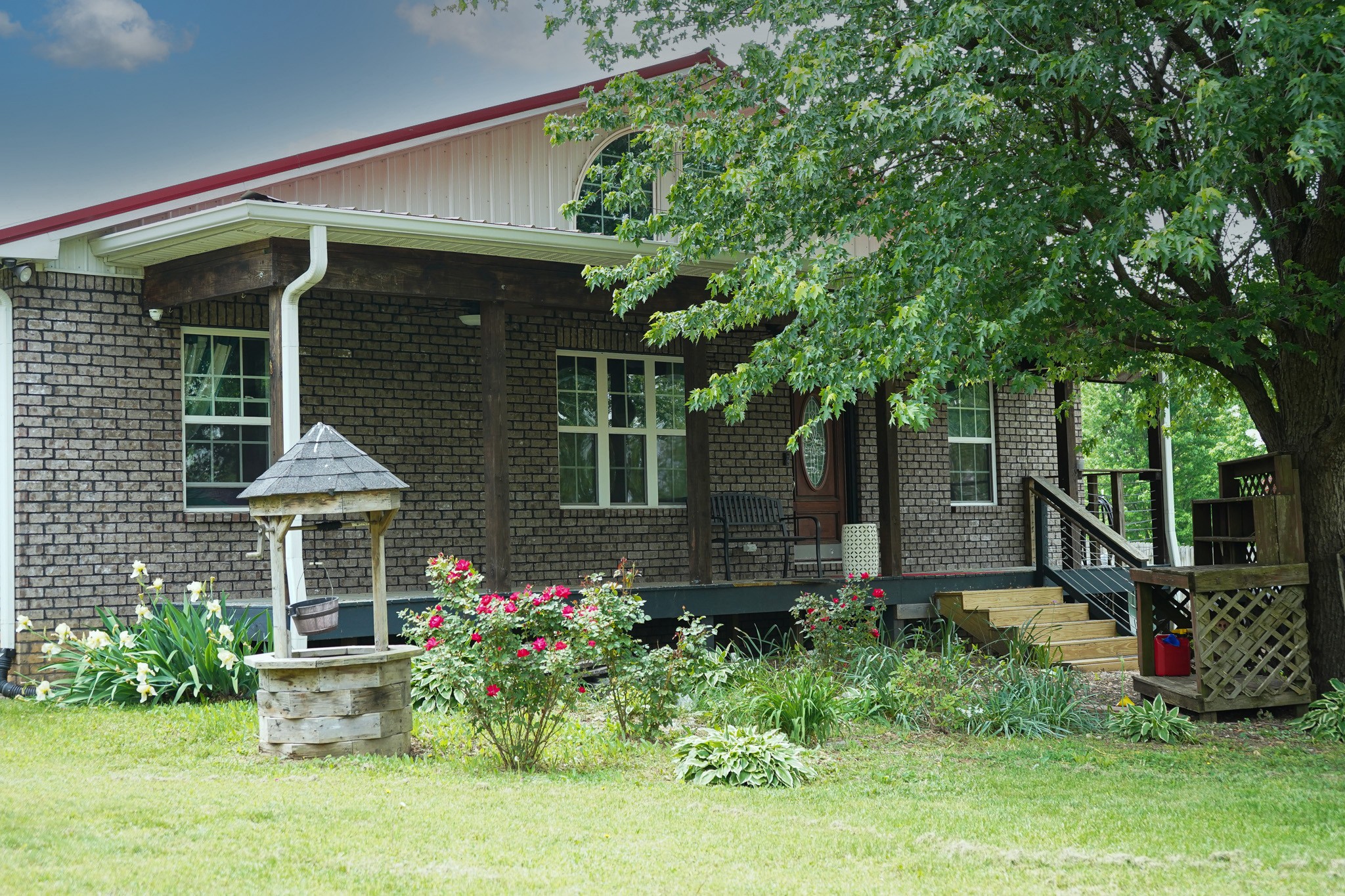 124 Vanatta Rd Property Photo 1
