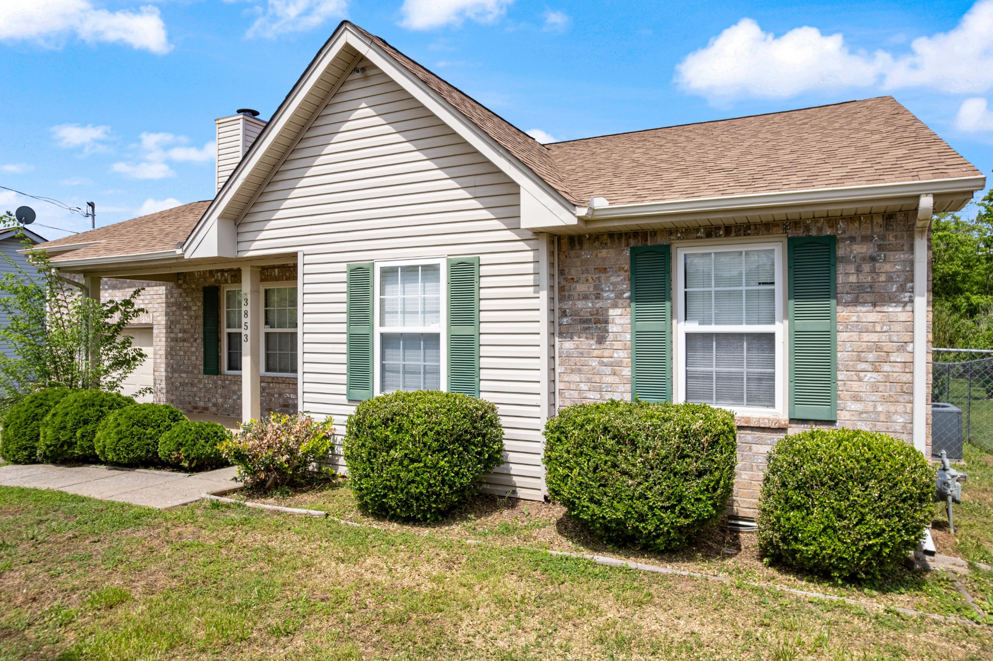 3853 Northbrook Dr Property Photo 1