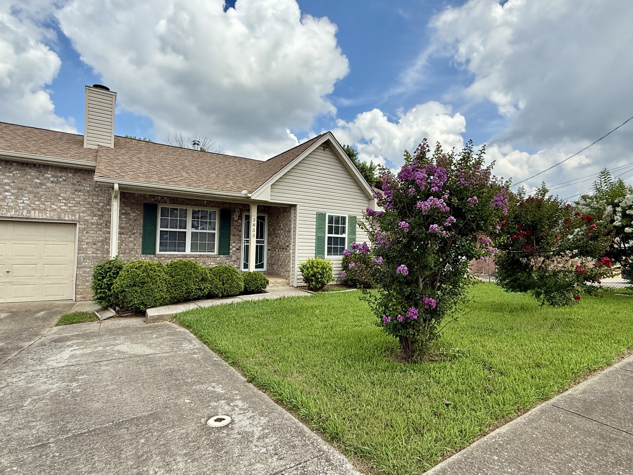 3853 Northbrook Dr Property Photo 5
