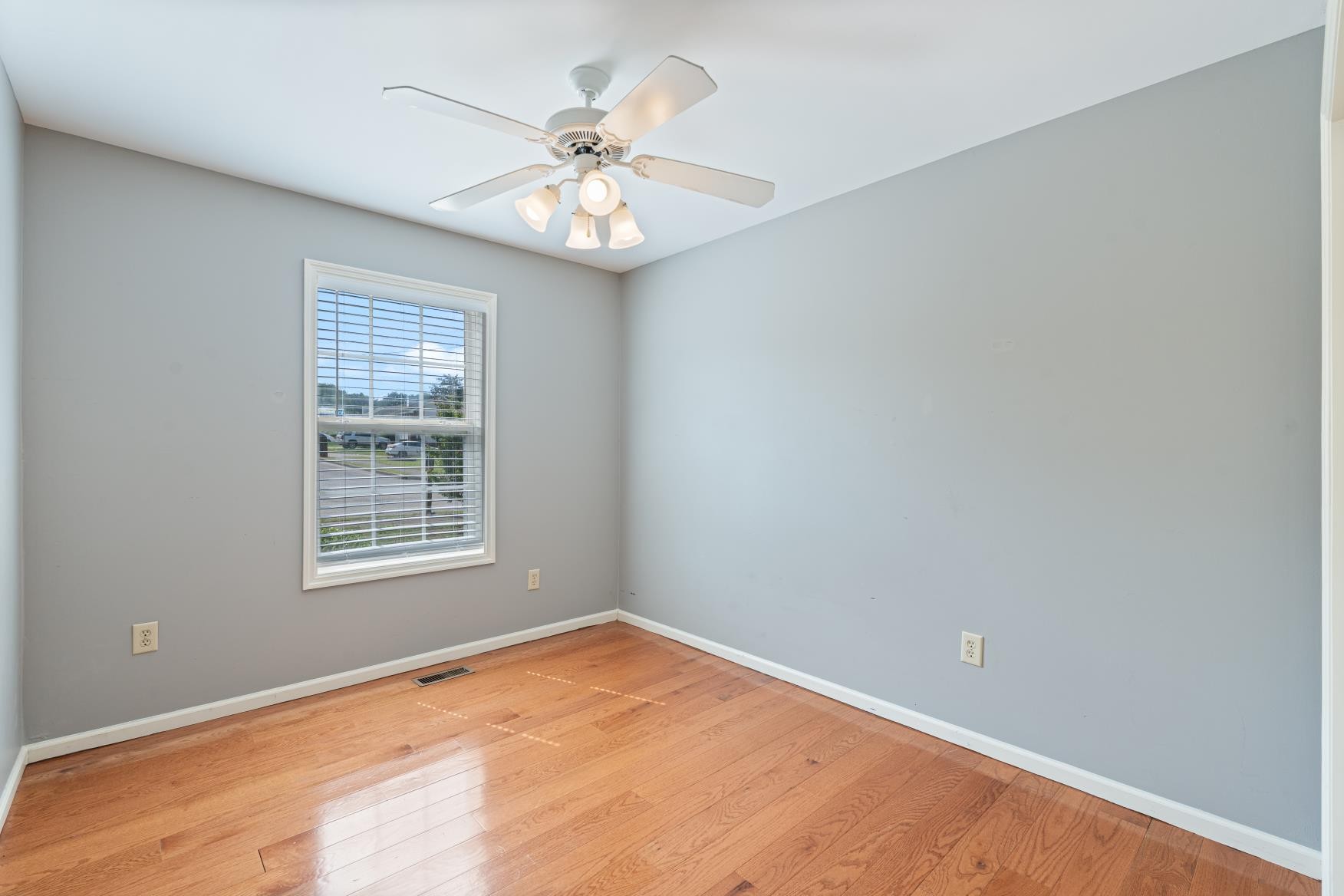 3853 Northbrook Dr Property Photo 27