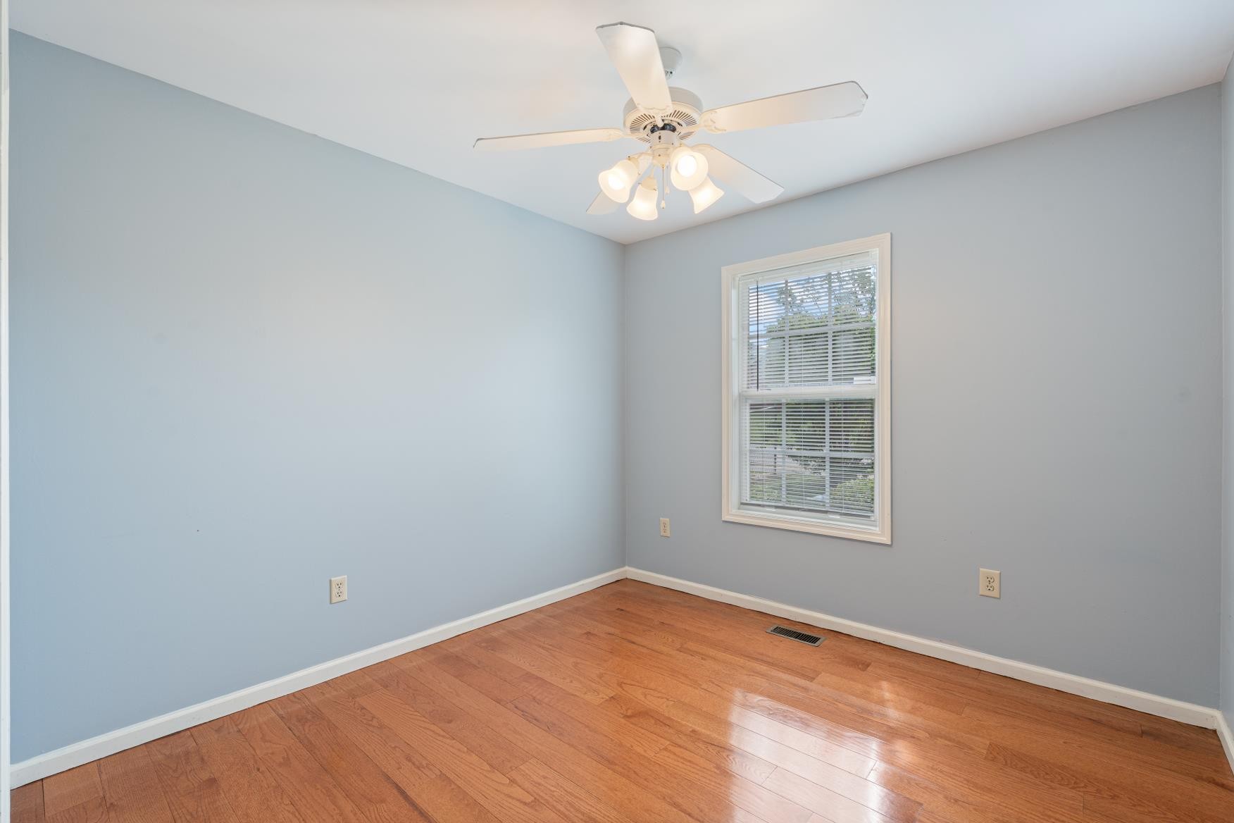 3853 Northbrook Dr Property Photo 29