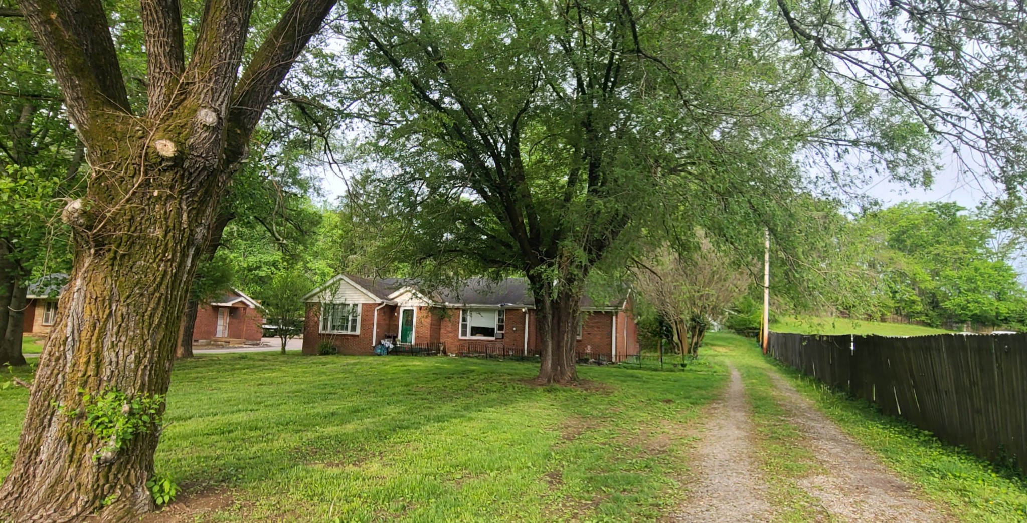 1088 Louisville Hwy Property Photo 2