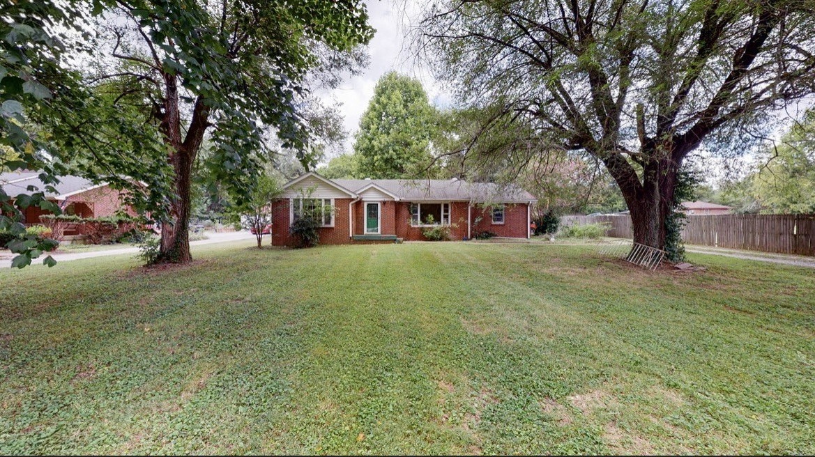 1088 Louisville Hwy Property Photo 4