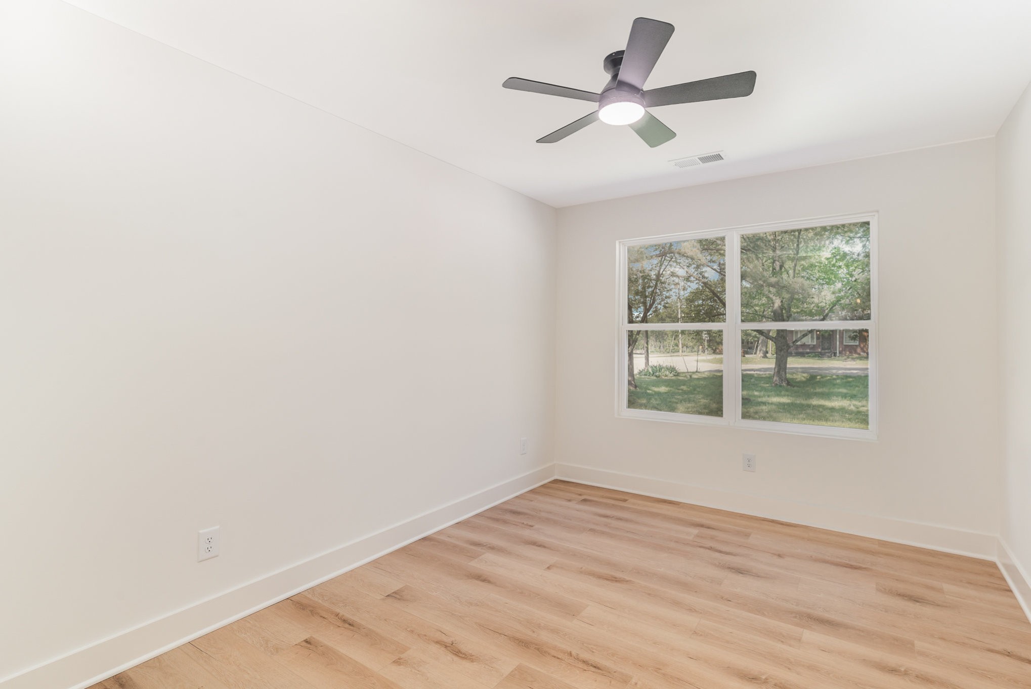 1610 Lawrence St Property Photo 12