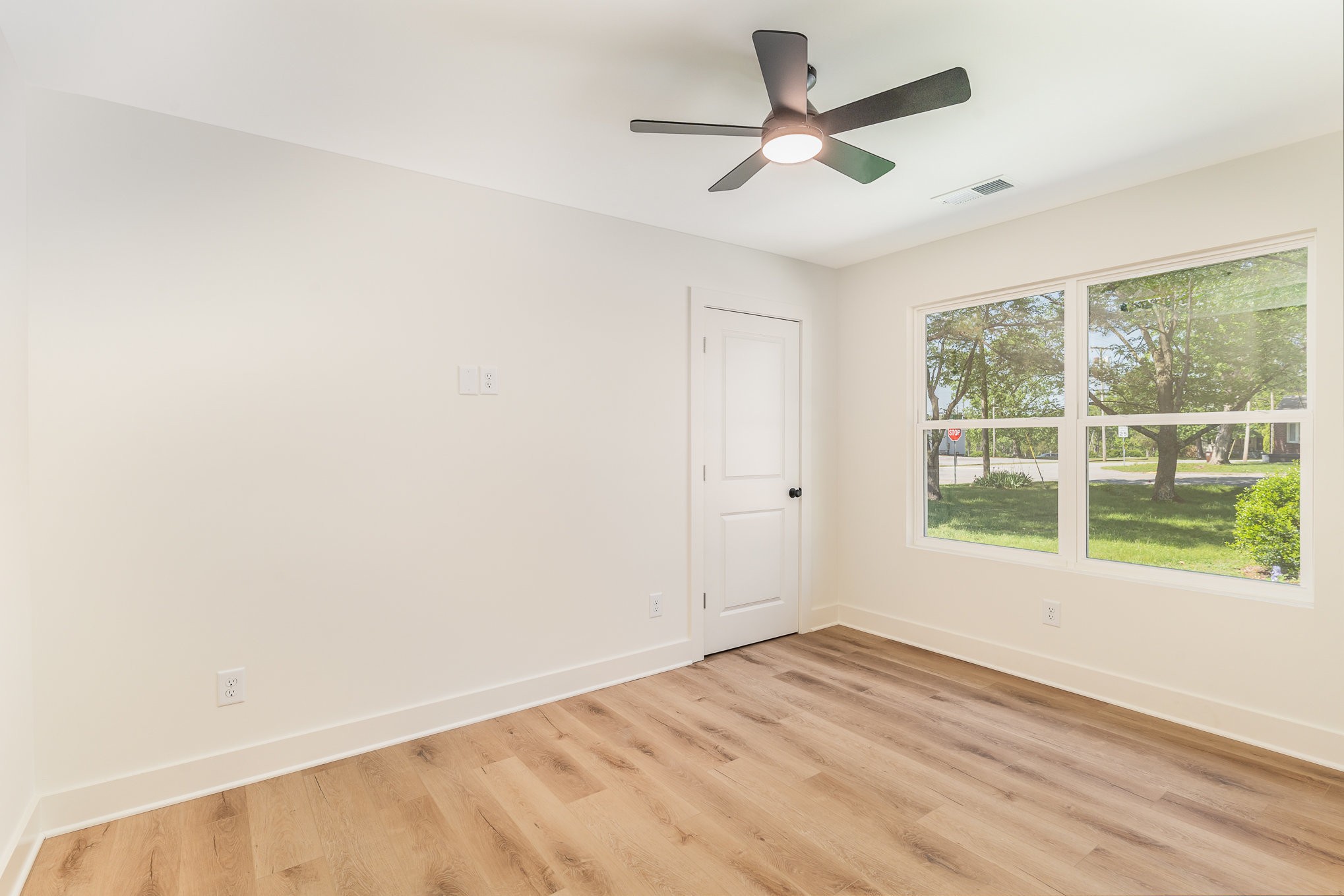 1610 Lawrence St Property Photo 13