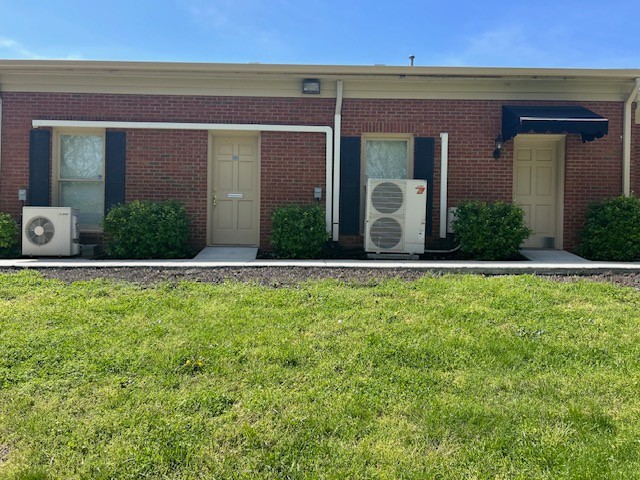 8122 Sawyer Brown Rd Property Photo 2