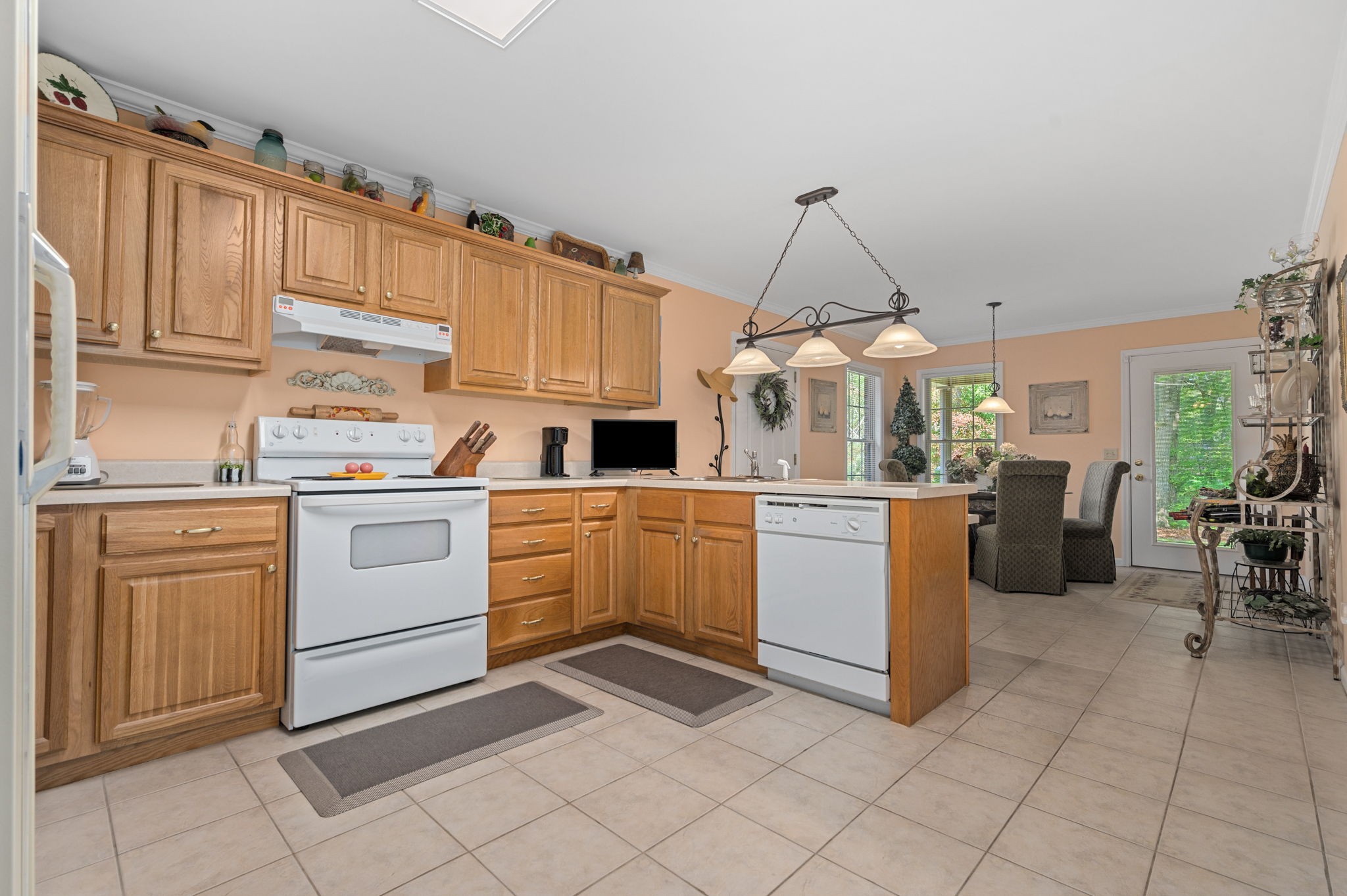 806 Forrest Dr Property Photo 20