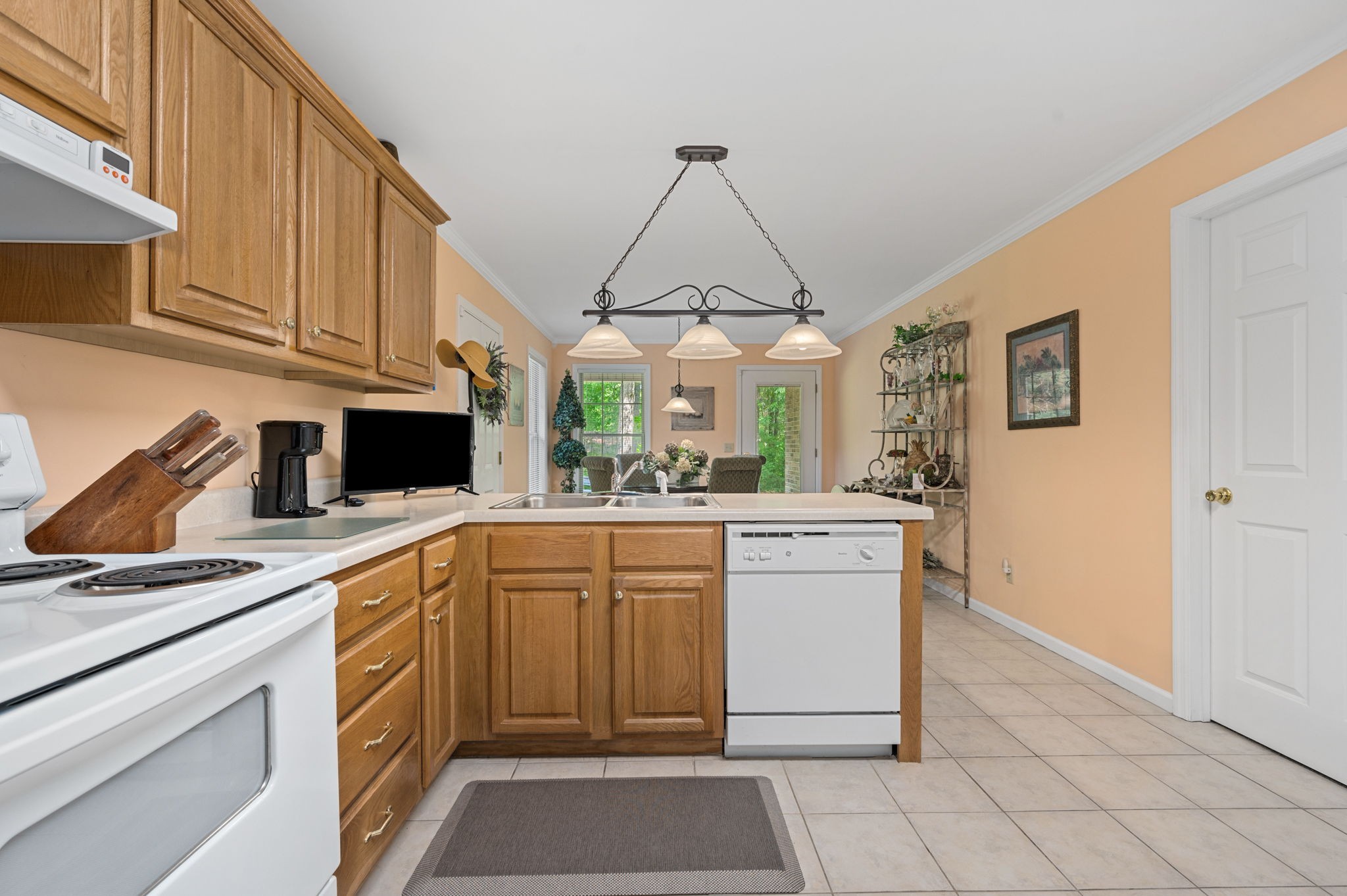 806 Forrest Dr Property Photo 22