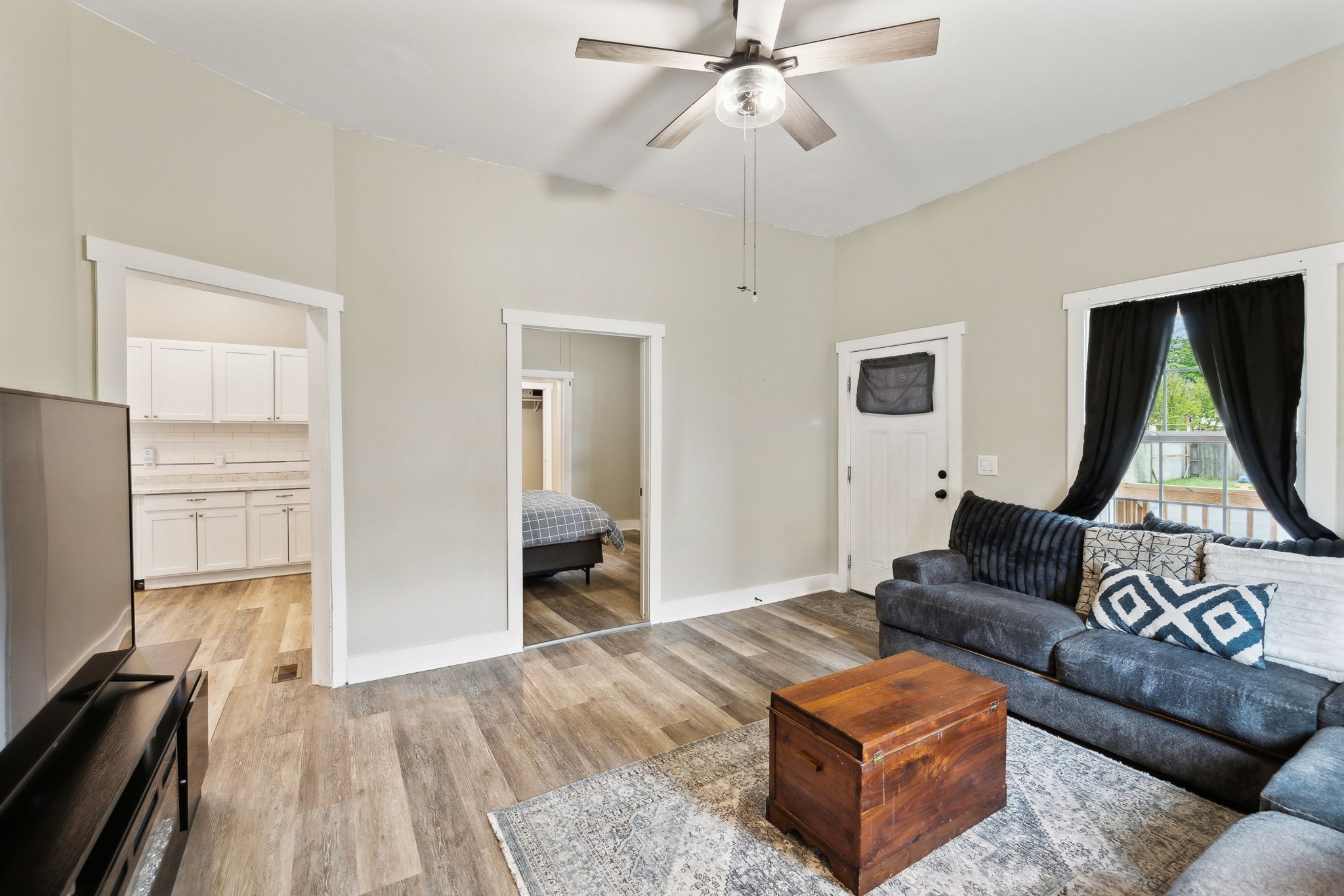 111 Warren St Property Photo 10