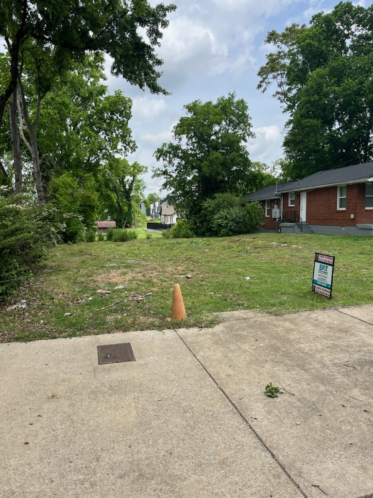 2310 Seifried St Property Photo 1