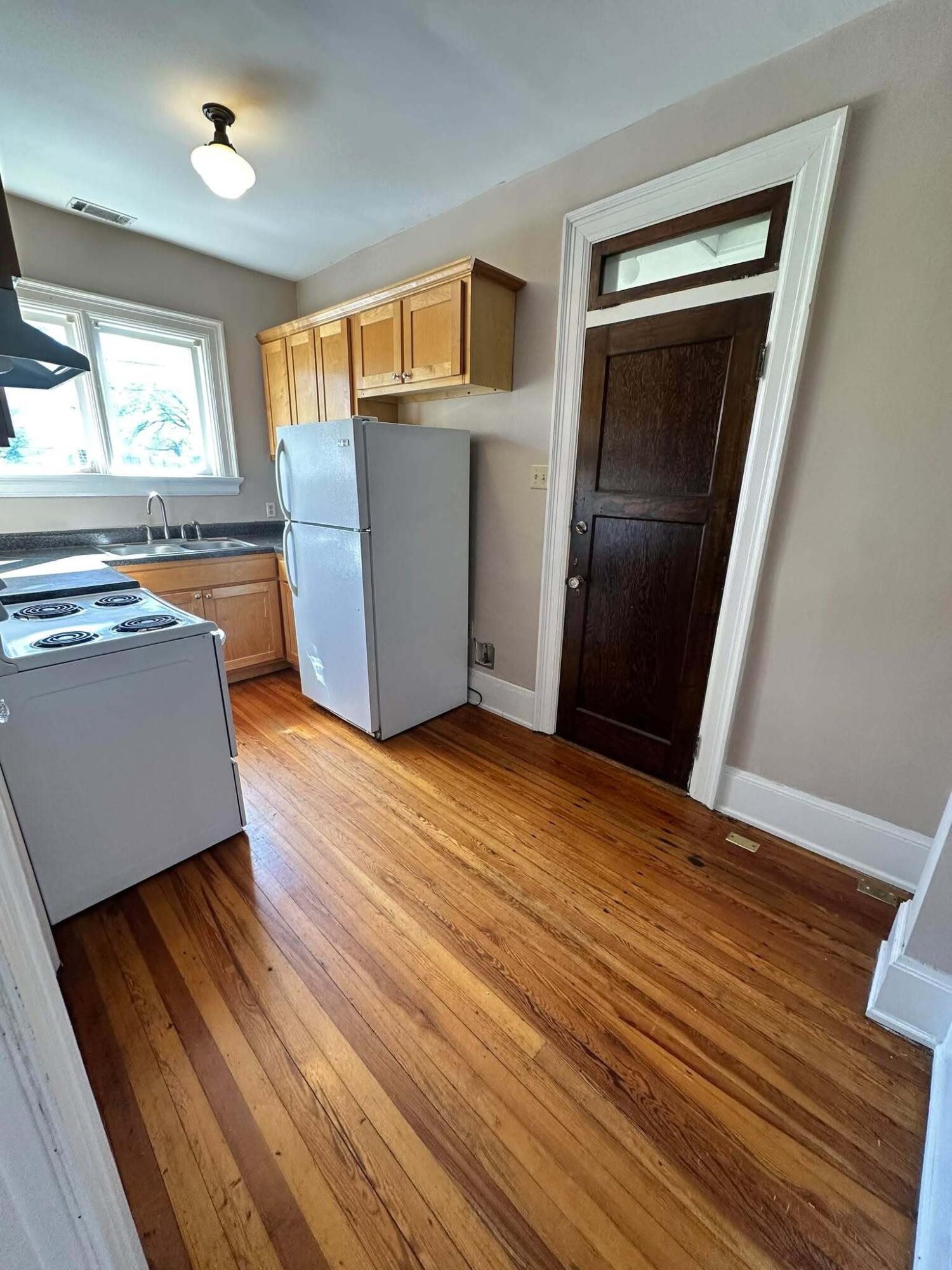1400 Duncan Avenue Property Photo 5