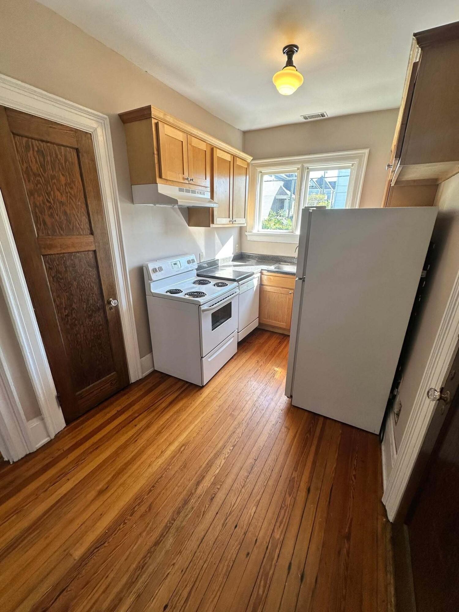 1400 Duncan Avenue Property Photo 6