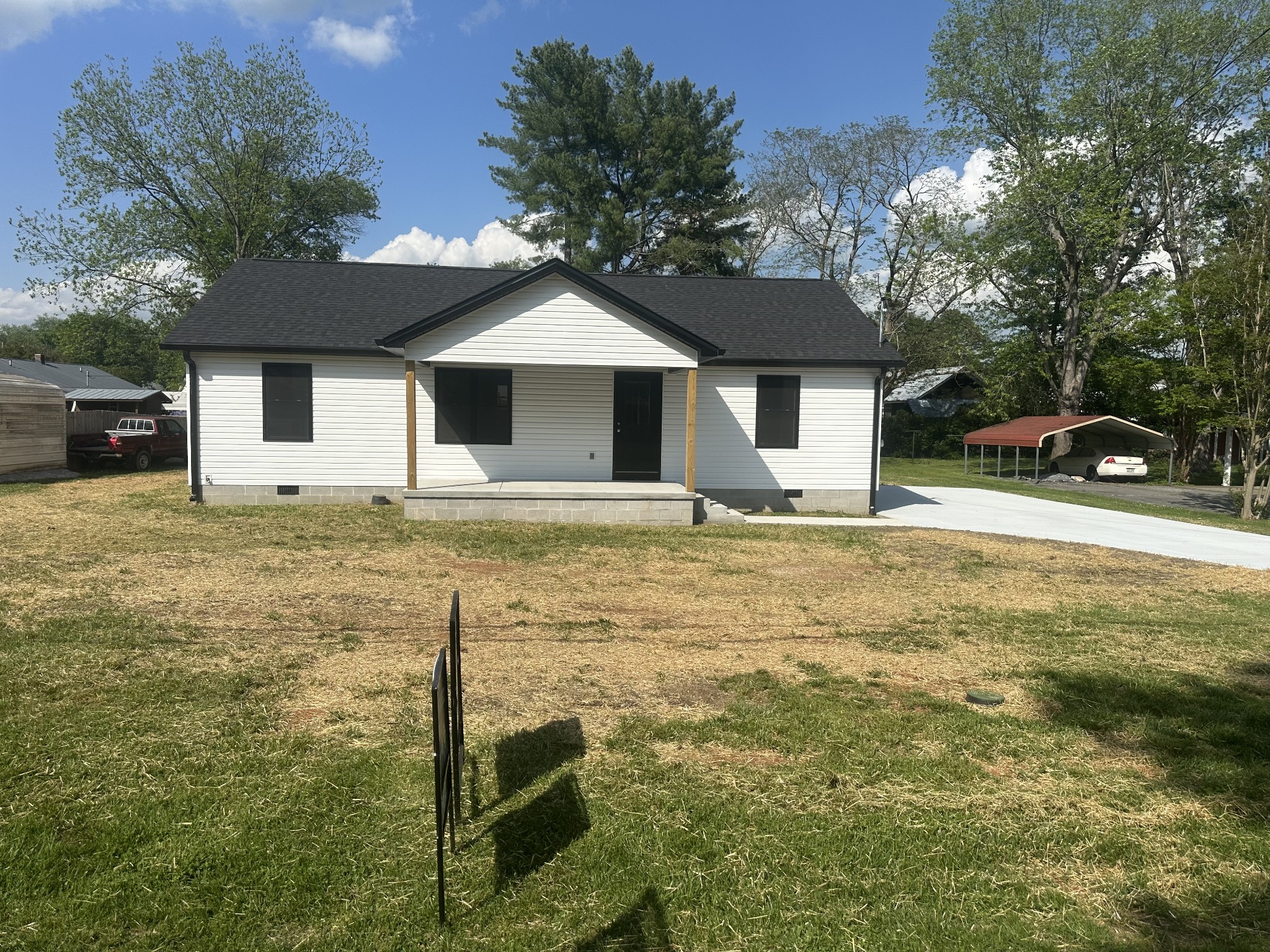 104 Willow St, N Property Photo