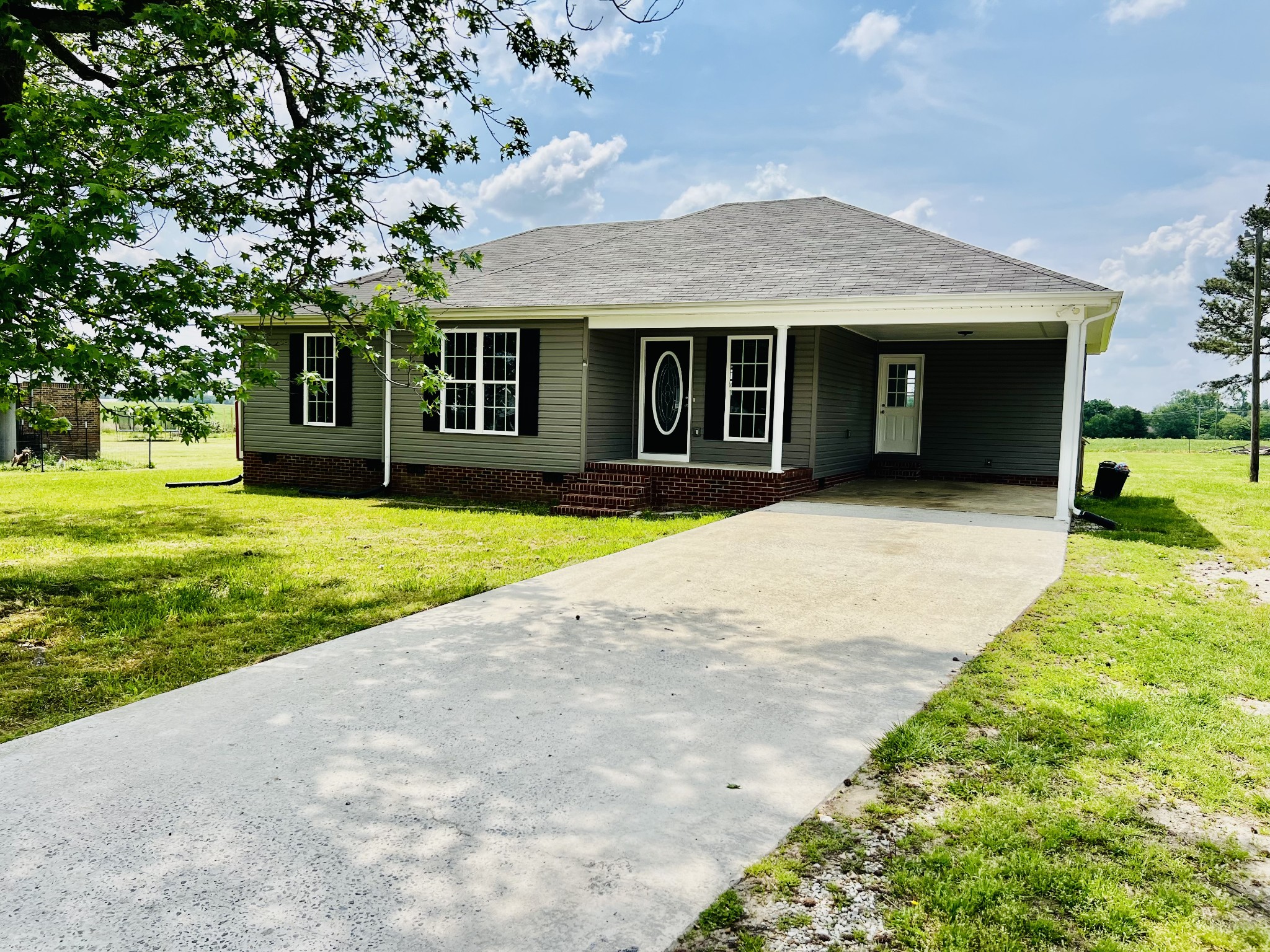 3 Chapman Ln Property Photo 3