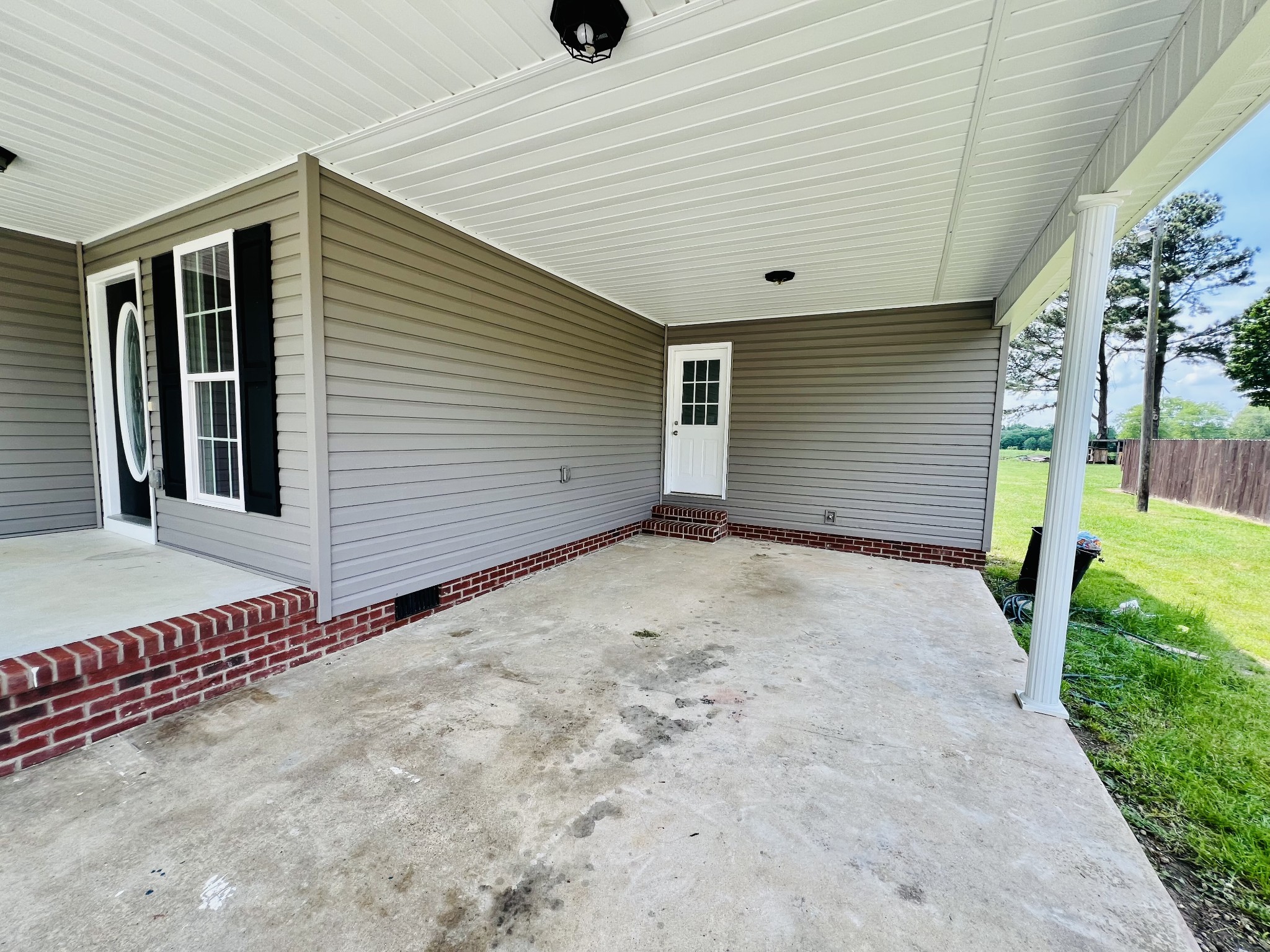 3 Chapman Ln Property Photo 5