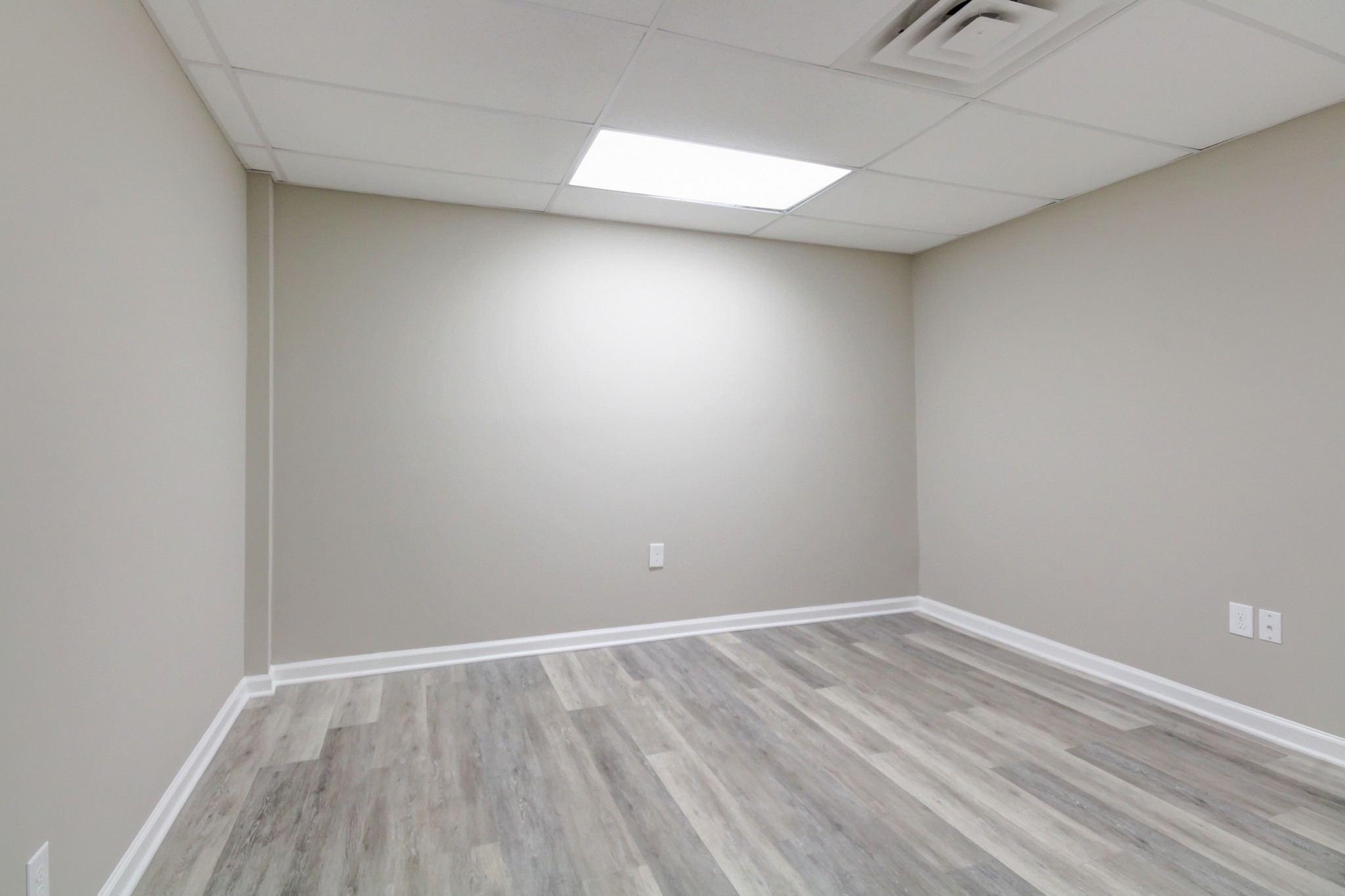 1017 S Riverside Dr Suite 221 Property Photo 26