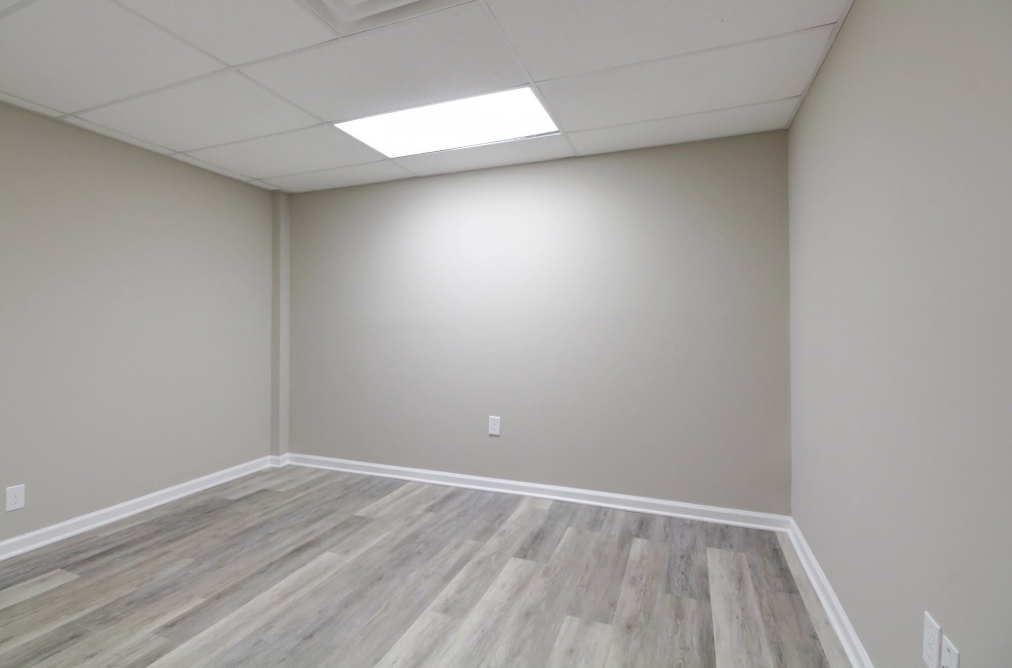 1017 S Riverside Dr Suite 221 Property Photo 27