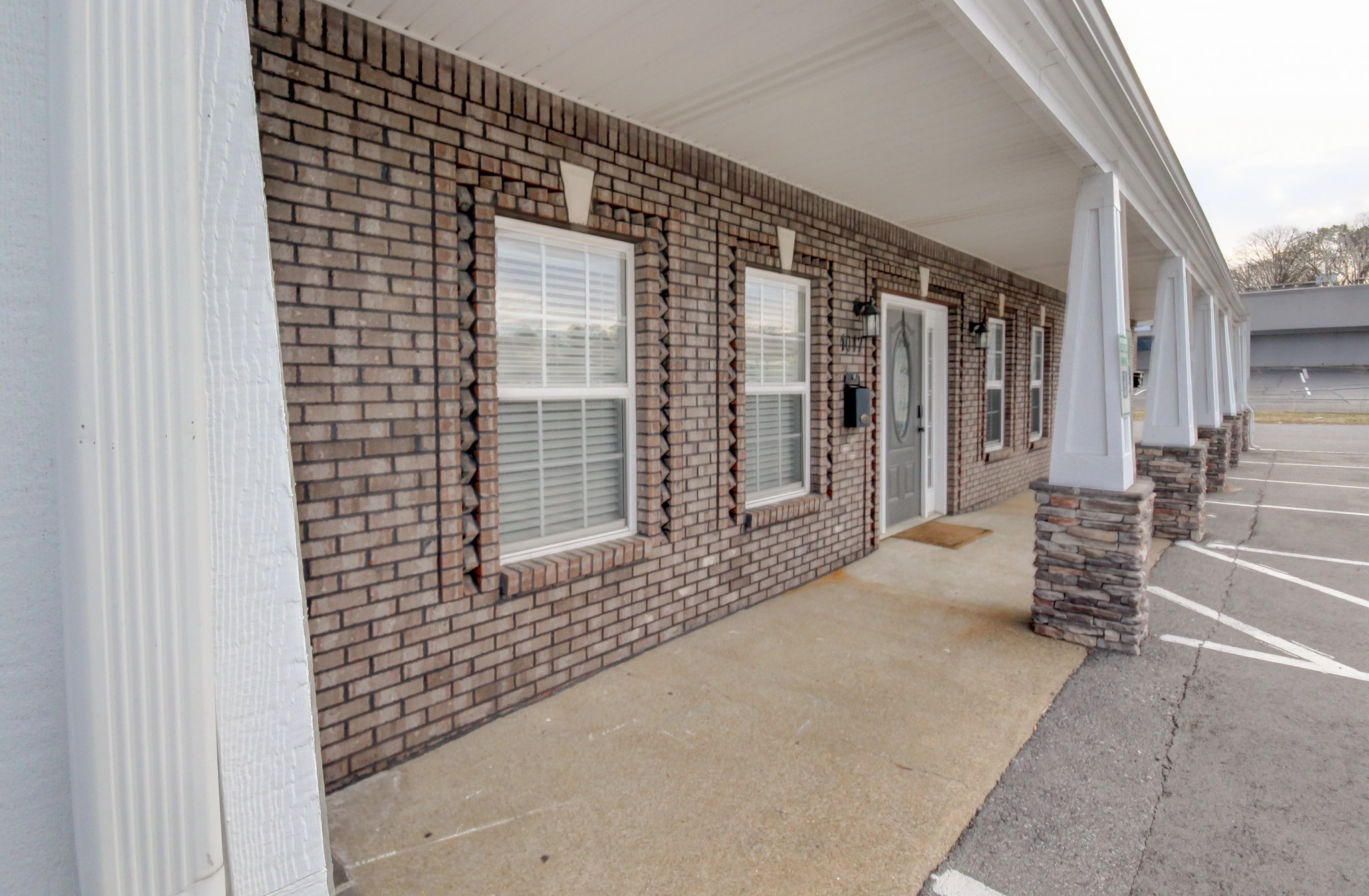 1017 S Riverside Dr Suite 221 Property Photo 42