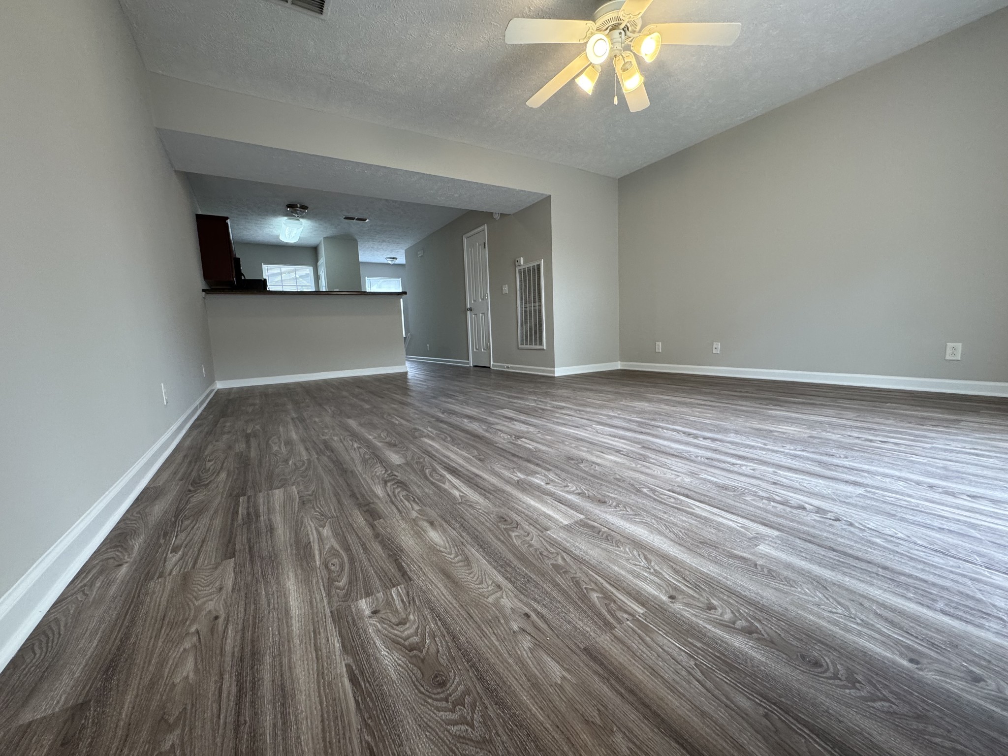 1306 Vermont Ct Property Photo 6