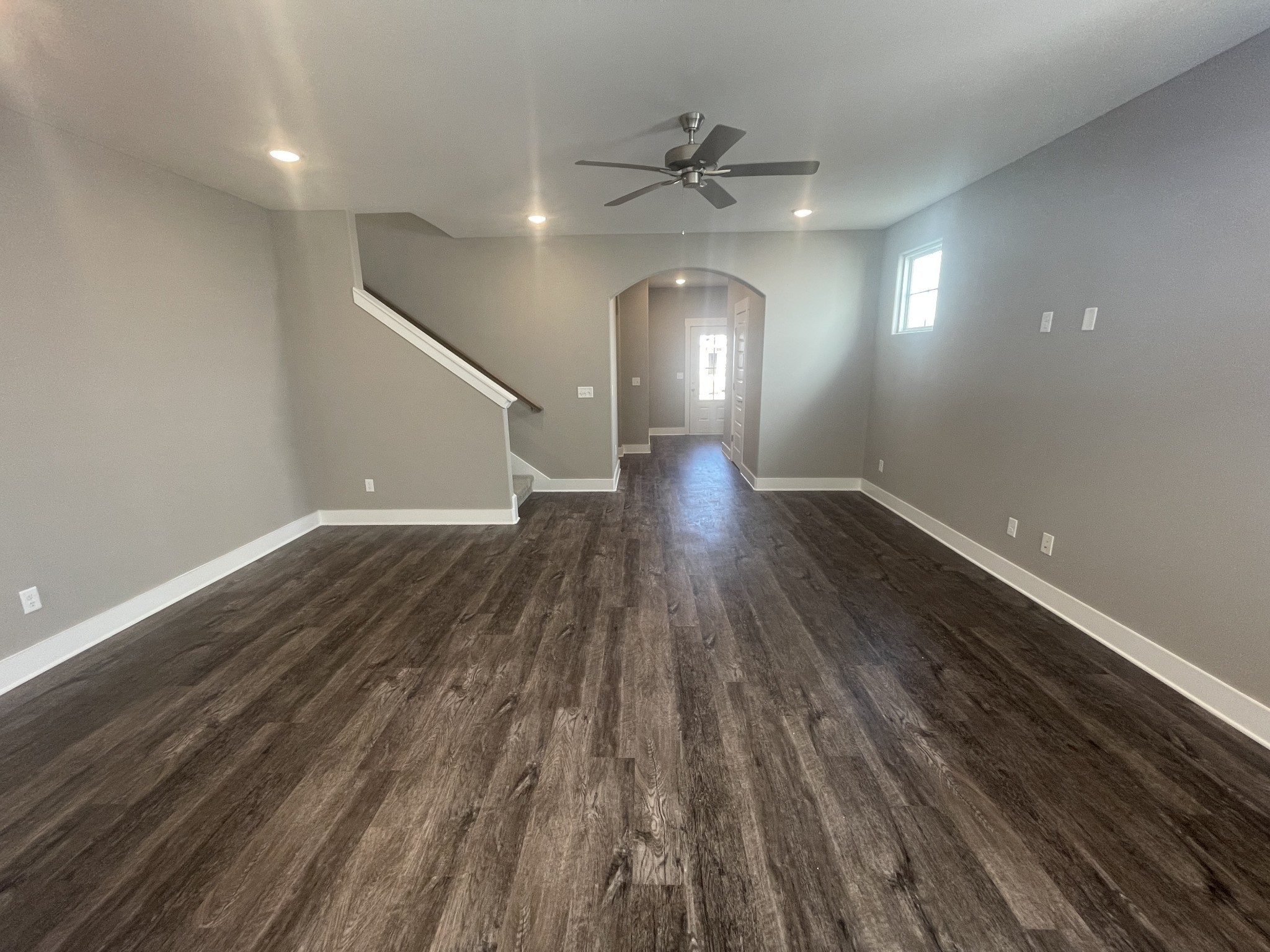2207 Barringer Ln Property Photo 5