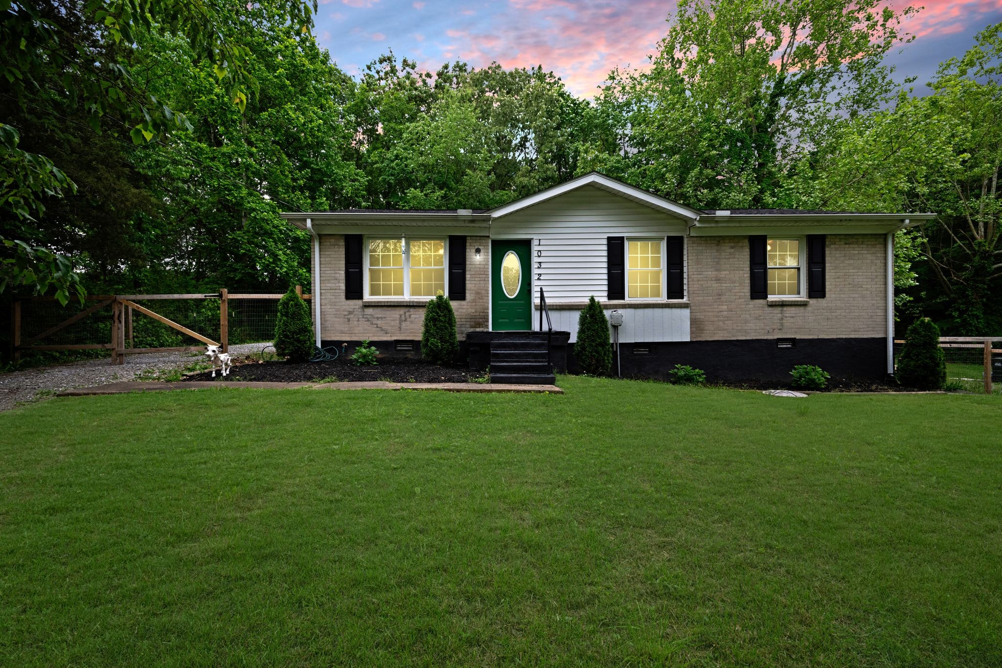 1032 Gordon Cir Property Photo