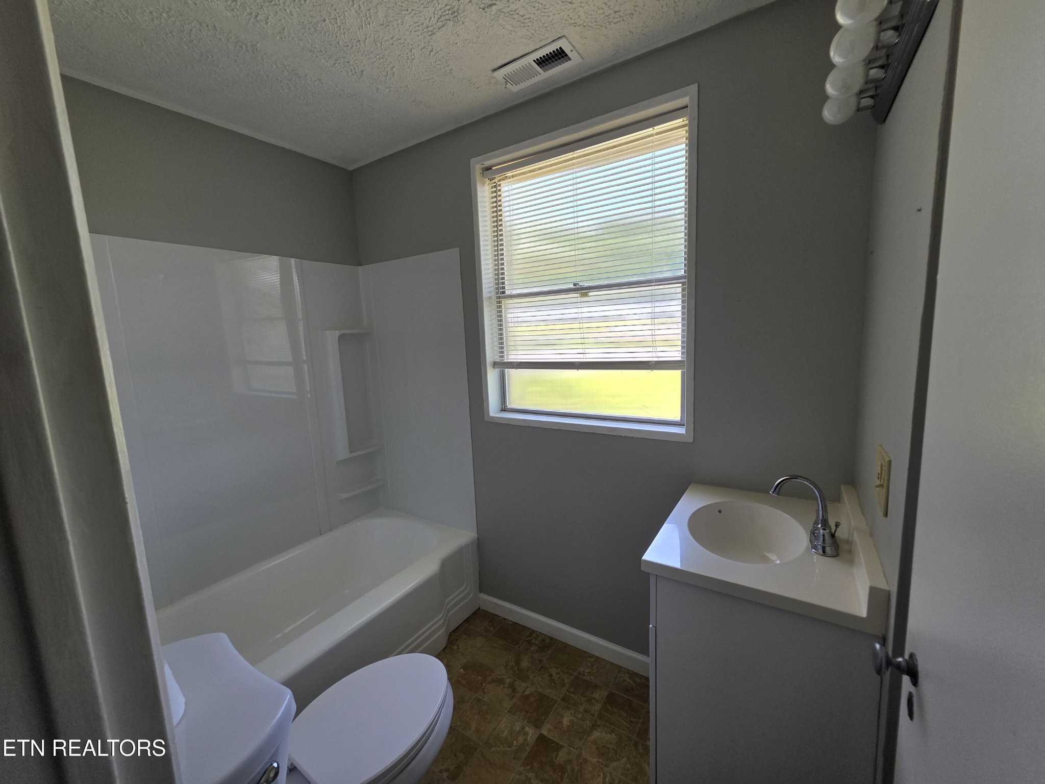 103 S Purdue Ave Property Photo 12