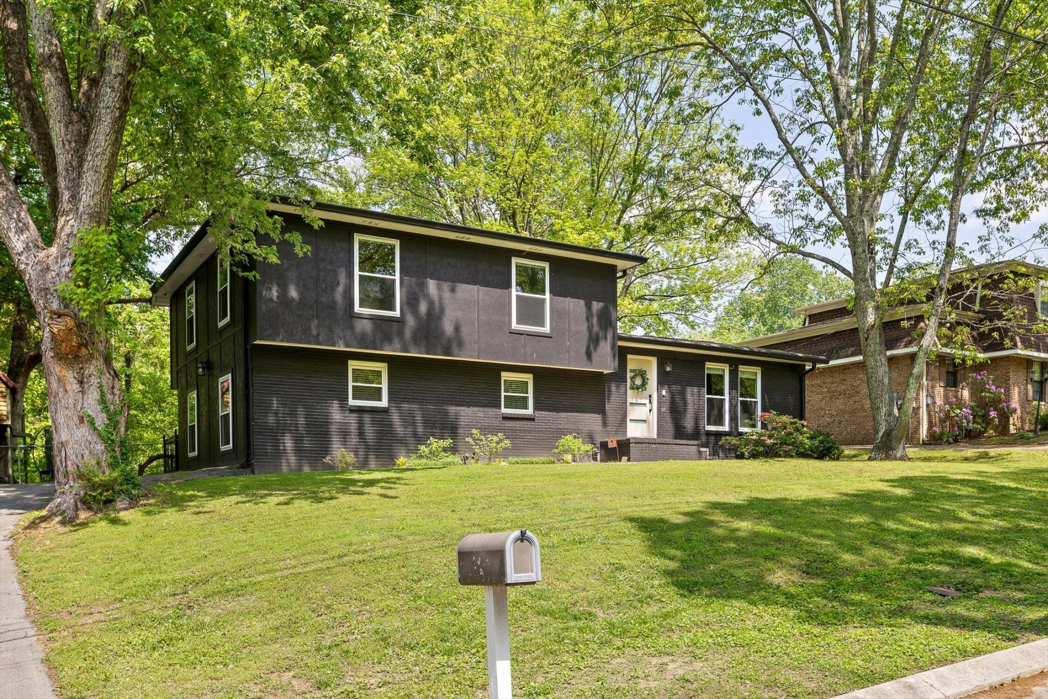 818 Murrell Road Property Photo