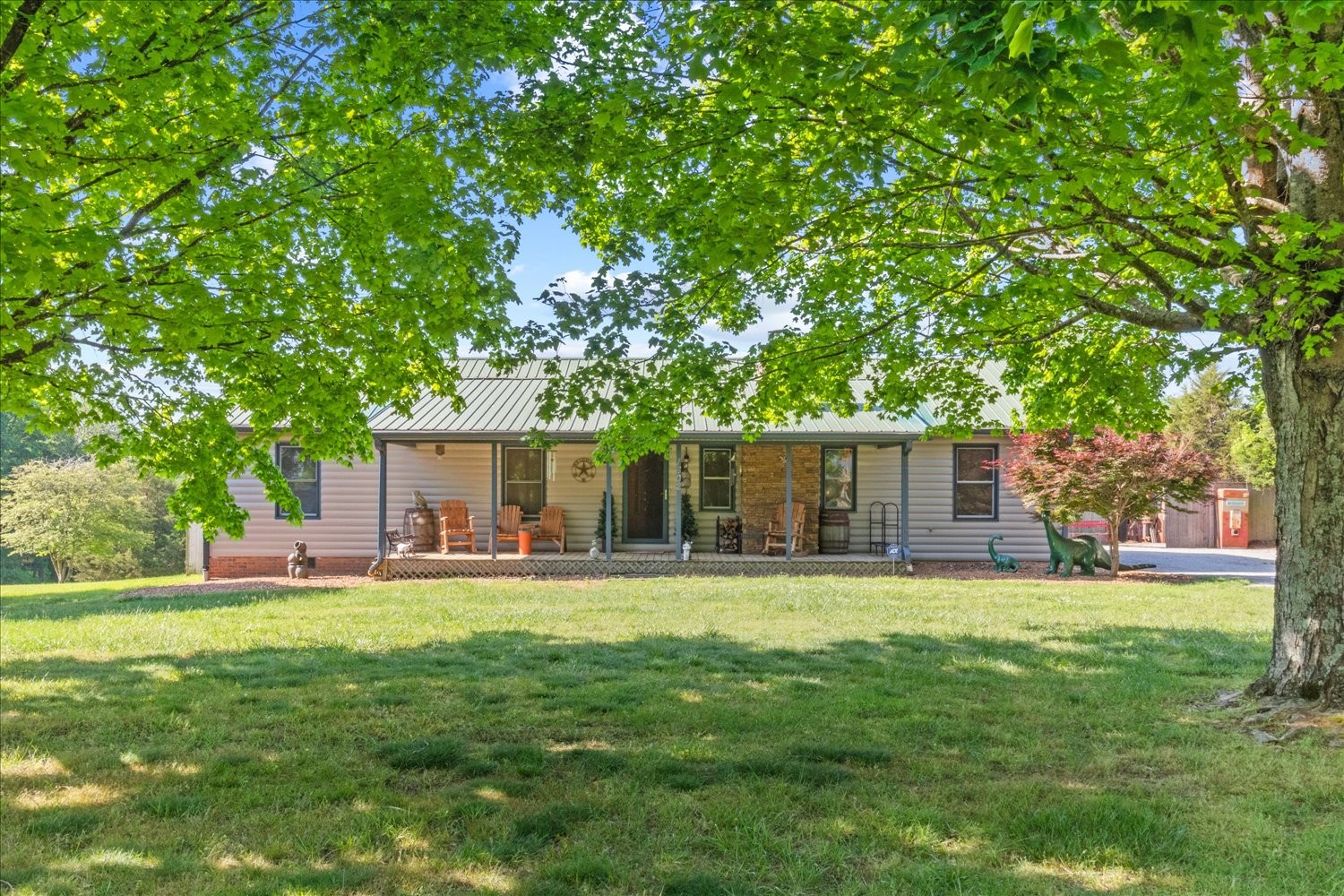 1802 Groveland Ridge Rd Property Photo