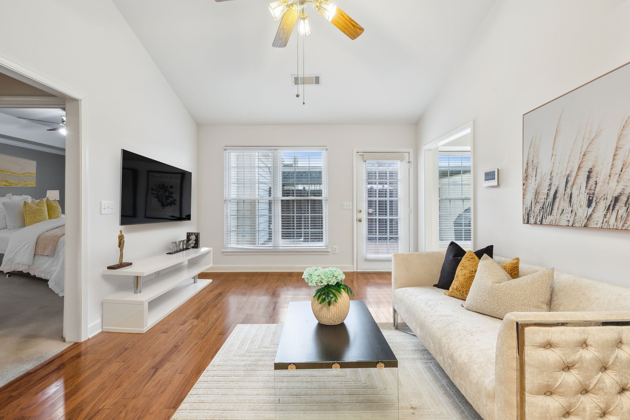 8508 Sawyer Brown Rd Property Photo 3