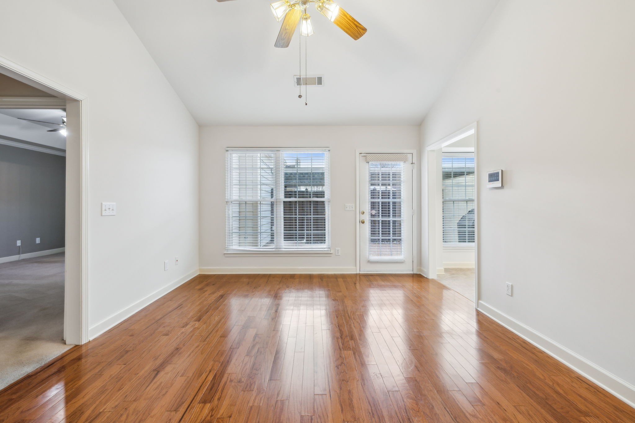 8508 Sawyer Brown Rd Property Photo 4