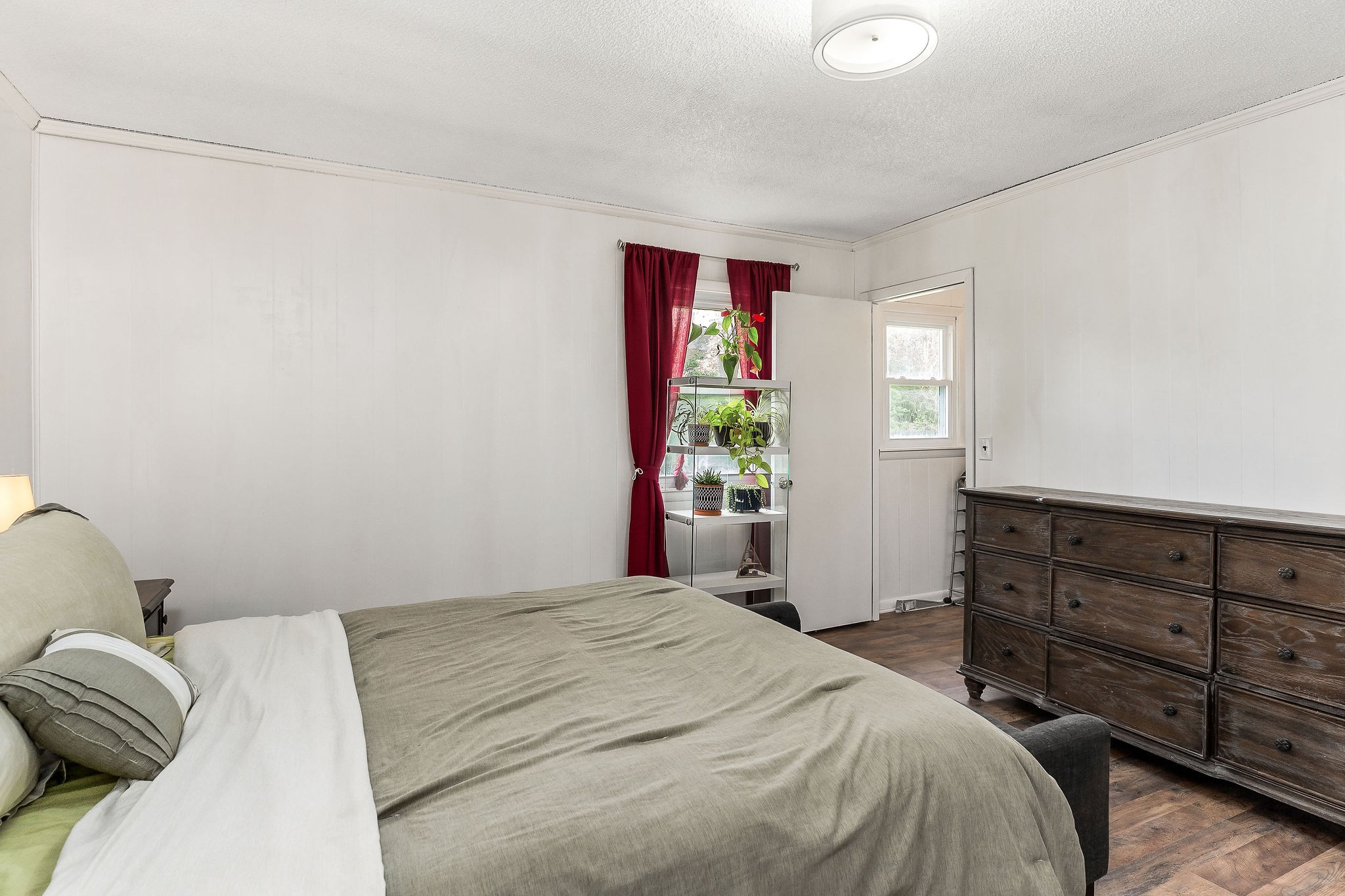 430 Delong Rd Property Photo 17